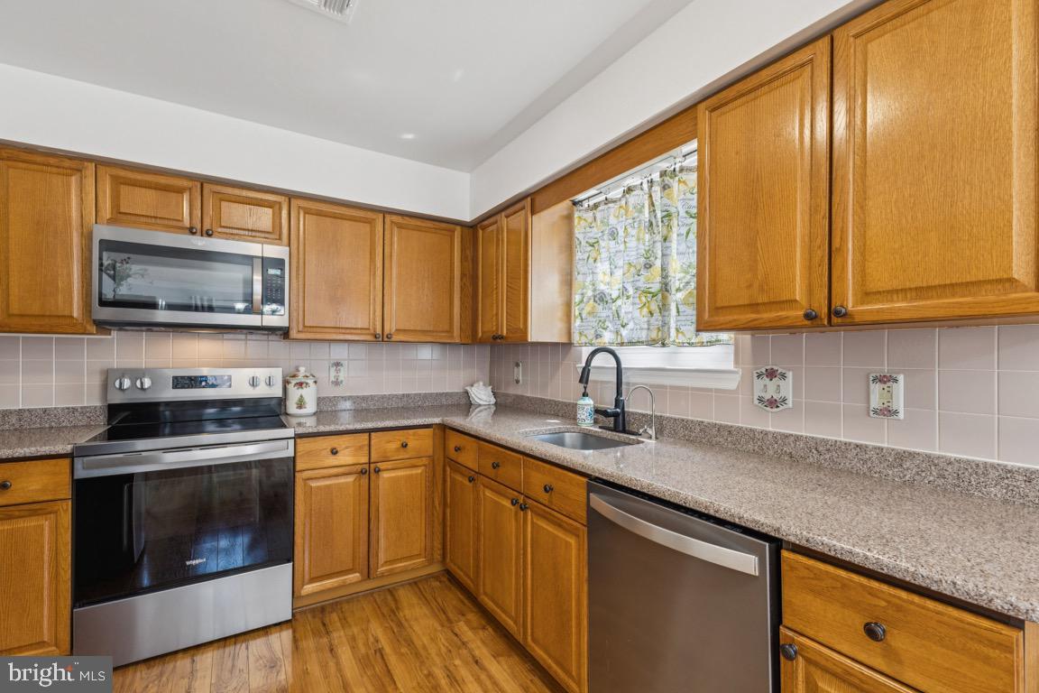 14047 LESTRIC LN, WOODBRIDGE, Virginia 22193, 3 Bedrooms Bedrooms, ,2 BathroomsBathrooms,Residential,For sale,14047 LESTRIC LN,VAPW2100134 MLS # VAPW2100134