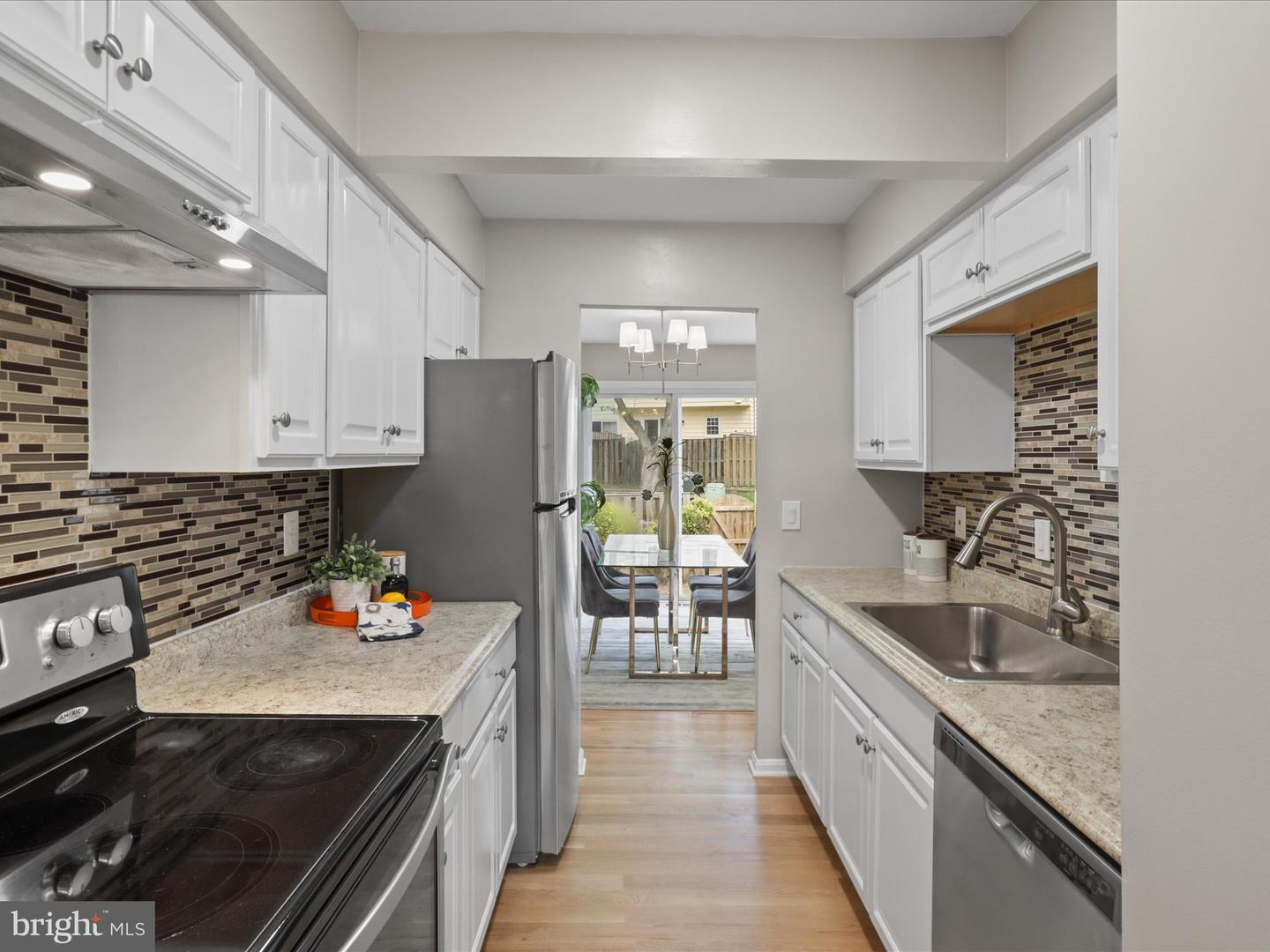 9903 FINIAN CT, VIENNA, Virginia 22181, 4 Bedrooms Bedrooms, 11 Rooms Rooms,3 BathroomsBathrooms,Residential,For sale,9903 FINIAN CT,VAFX2257938 MLS # VAFX2257938
