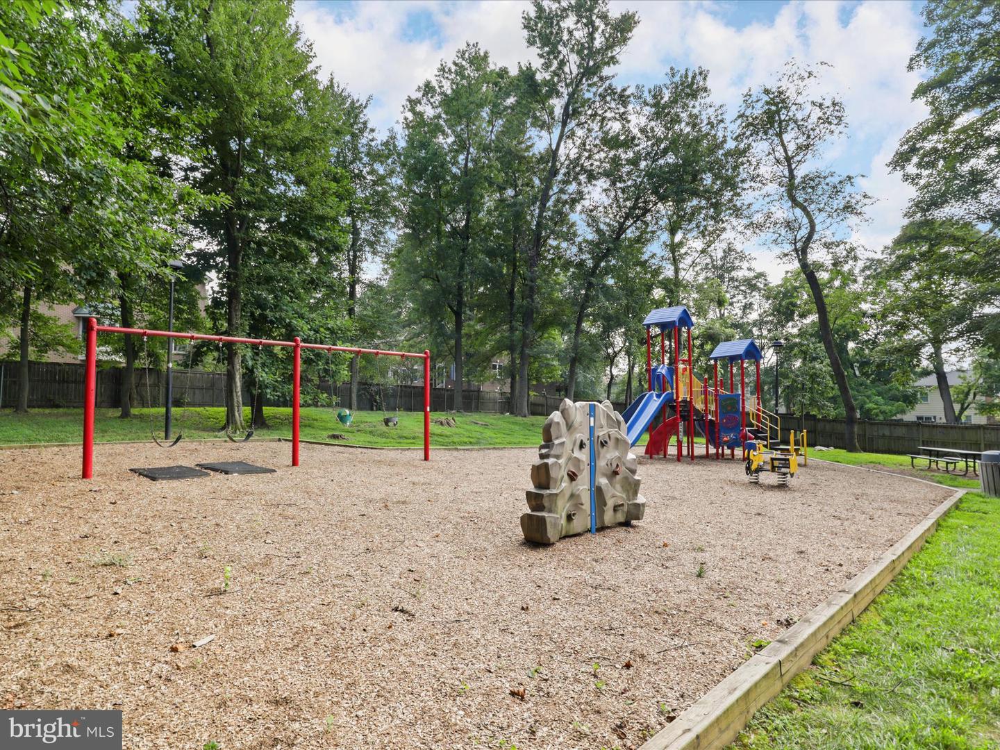 9903 FINIAN CT, VIENNA, Virginia 22181, 4 Bedrooms Bedrooms, 11 Rooms Rooms,3 BathroomsBathrooms,Residential,For sale,9903 FINIAN CT,VAFX2257938 MLS # VAFX2257938