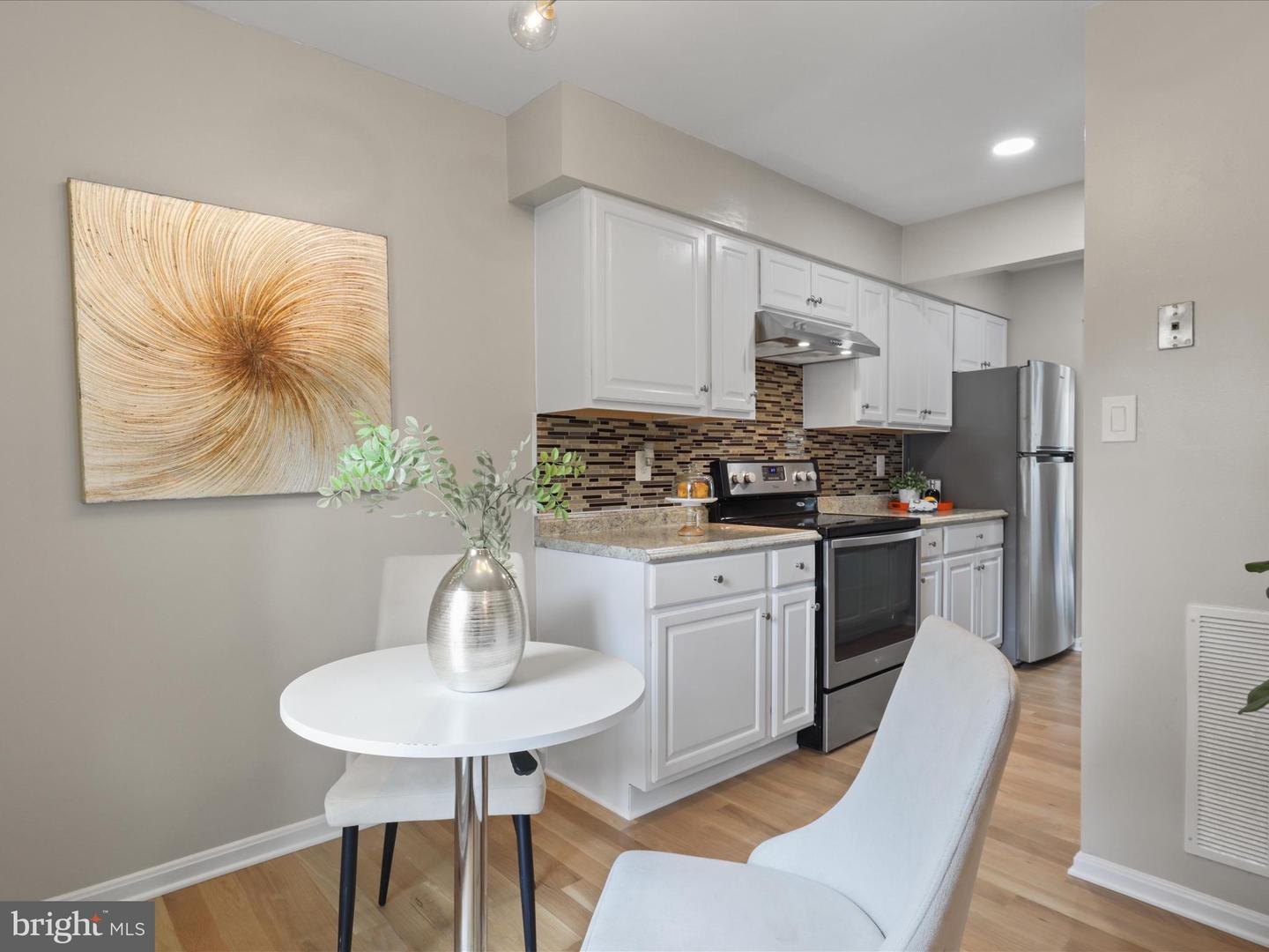 9903 FINIAN CT, VIENNA, Virginia 22181, 4 Bedrooms Bedrooms, 11 Rooms Rooms,3 BathroomsBathrooms,Residential,For sale,9903 FINIAN CT,VAFX2257938 MLS # VAFX2257938