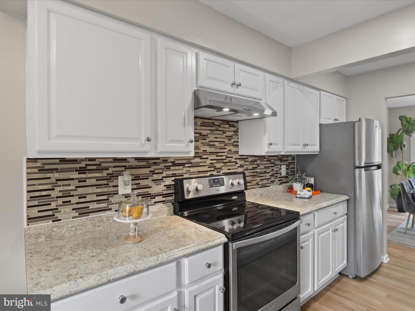 9903 FINIAN CT, VIENNA, Virginia 22181, 4 Bedrooms Bedrooms, 11 Rooms Rooms,3 BathroomsBathrooms,Residential,For sale,9903 FINIAN CT,VAFX2257938 MLS # VAFX2257938