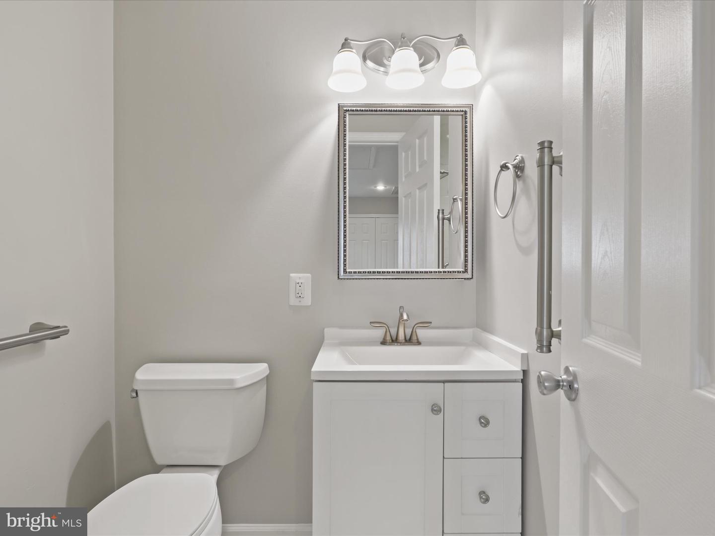 7107 GALESVILLE PL, ANNANDALE, Virginia 22003, 4 Bedrooms Bedrooms, 15 Rooms Rooms,2 BathroomsBathrooms,Residential,For sale,7107 GALESVILLE PL,VAFX2257942 MLS # VAFX2257942