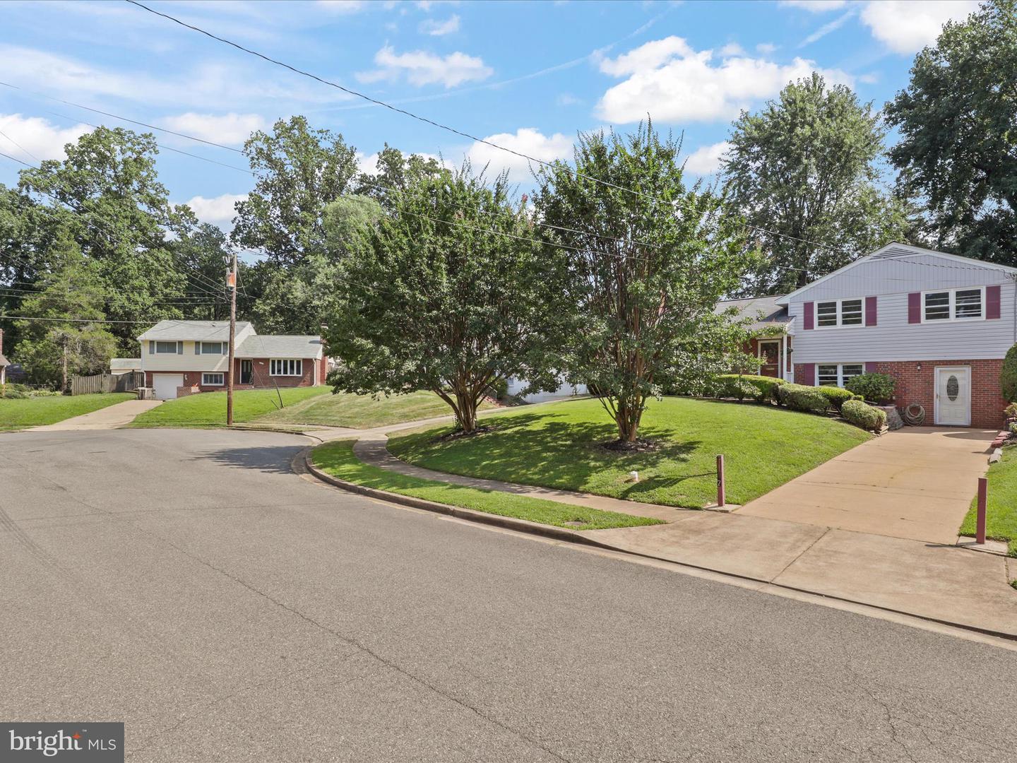 7107 GALESVILLE PL, ANNANDALE, Virginia 22003, 4 Bedrooms Bedrooms, 15 Rooms Rooms,2 BathroomsBathrooms,Residential,For sale,7107 GALESVILLE PL,VAFX2257942 MLS # VAFX2257942
