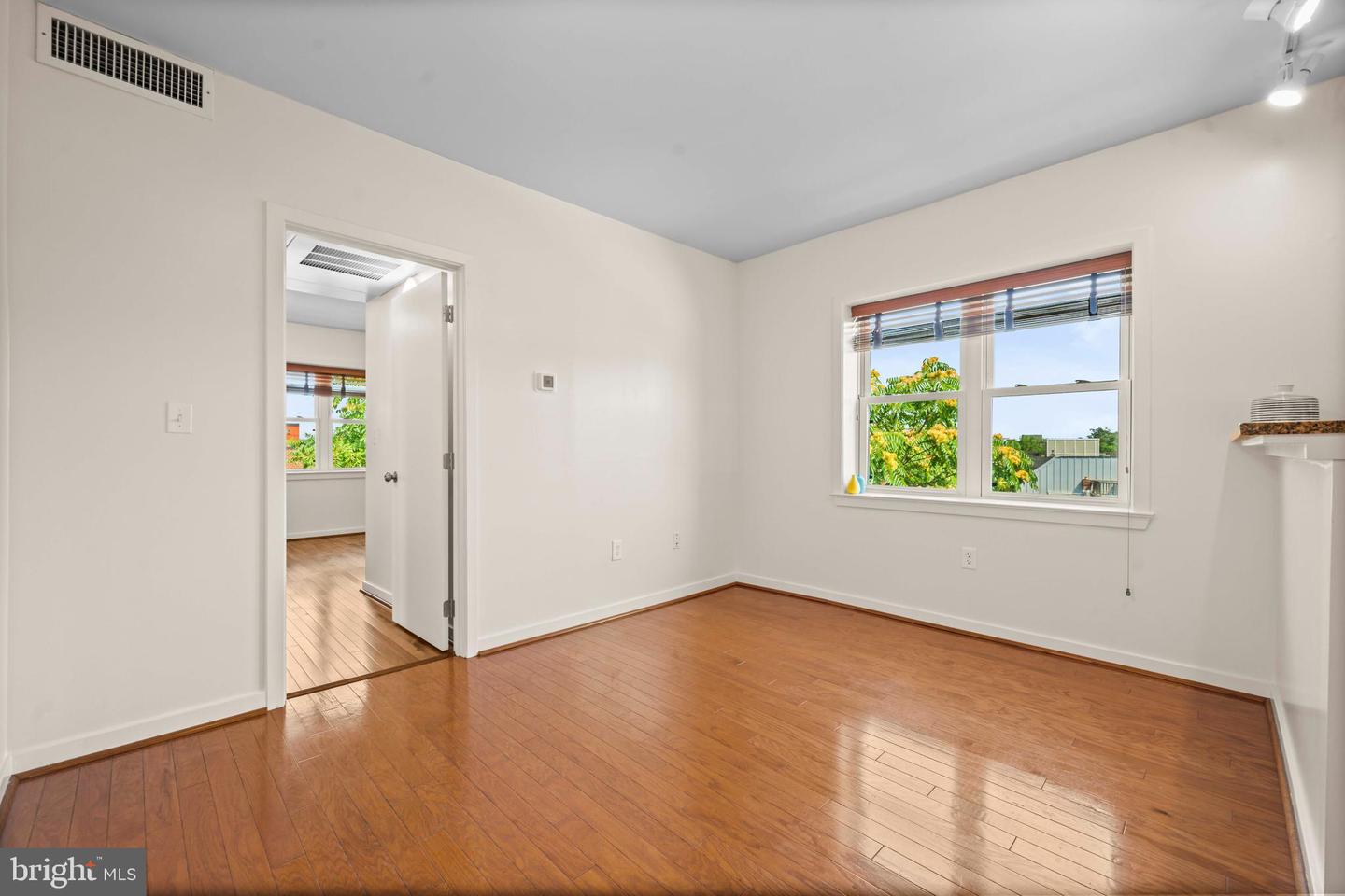 3534 10TH ST NW #450, WASHINGTON, District Of Columbia 20010, 1 Bedroom Bedrooms, ,1 BathroomBathrooms,Residential,For sale,3534 10TH ST NW #450,DCDC2212404 MLS # DCDC2212404