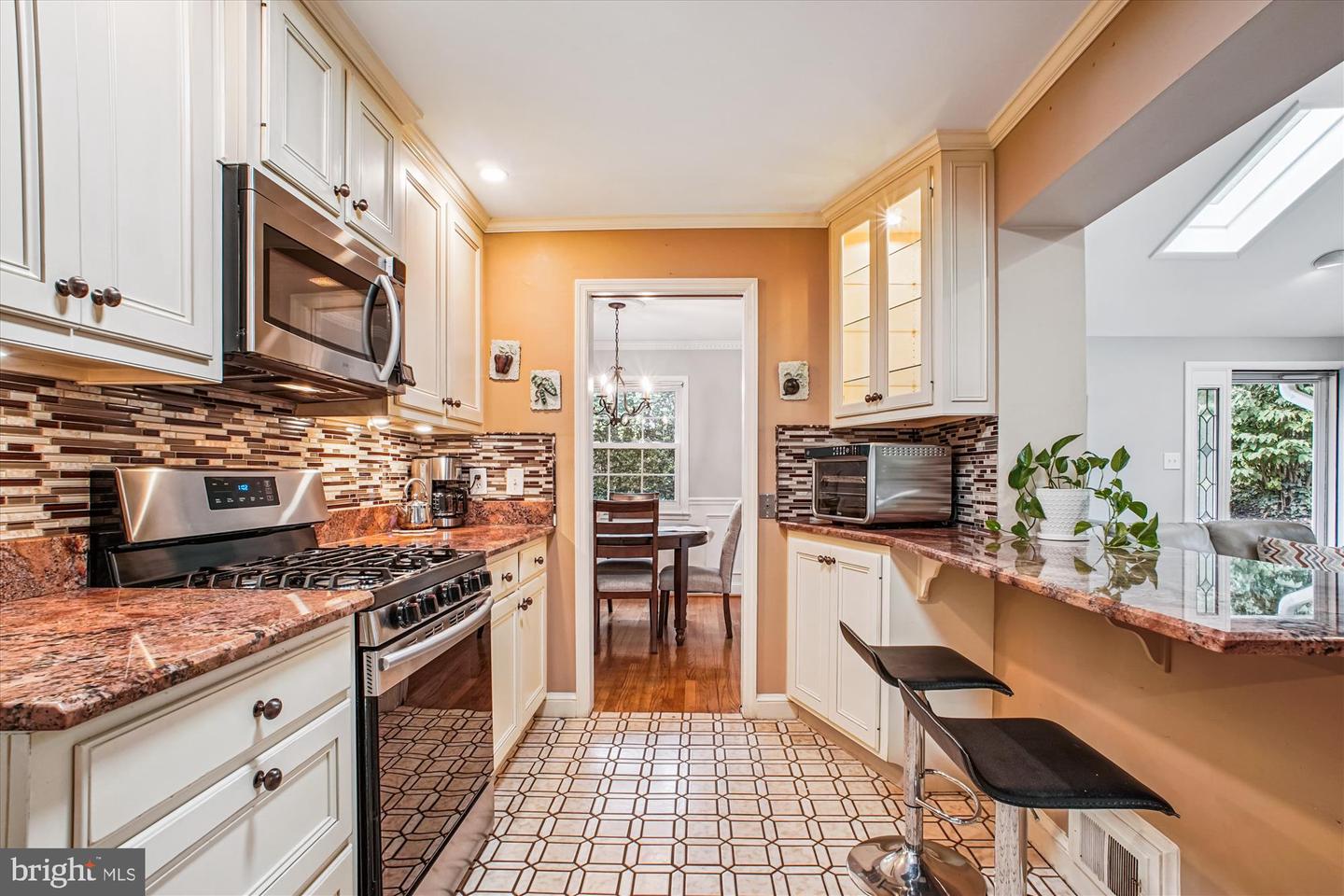 6055 N MORGAN ST, ALEXANDRIA, Virginia 22312, 3 Bedrooms Bedrooms, 6 Rooms Rooms,2 BathroomsBathrooms,Residential,For sale,6055 N MORGAN ST,VAAX2047934 MLS # VAAX2047934