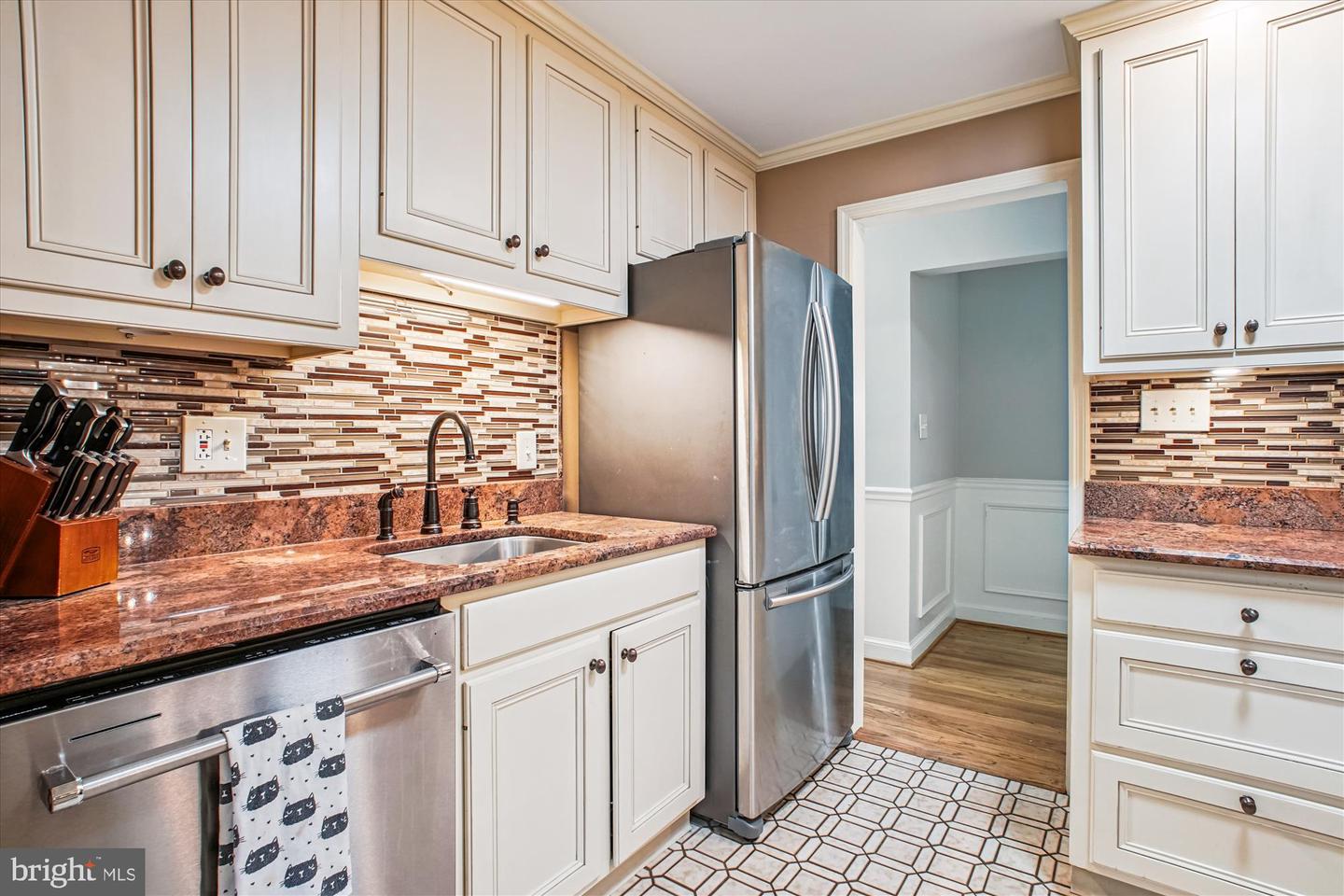 6055 N MORGAN ST, ALEXANDRIA, Virginia 22312, 3 Bedrooms Bedrooms, 6 Rooms Rooms,2 BathroomsBathrooms,Residential,For sale,6055 N MORGAN ST,VAAX2047934 MLS # VAAX2047934