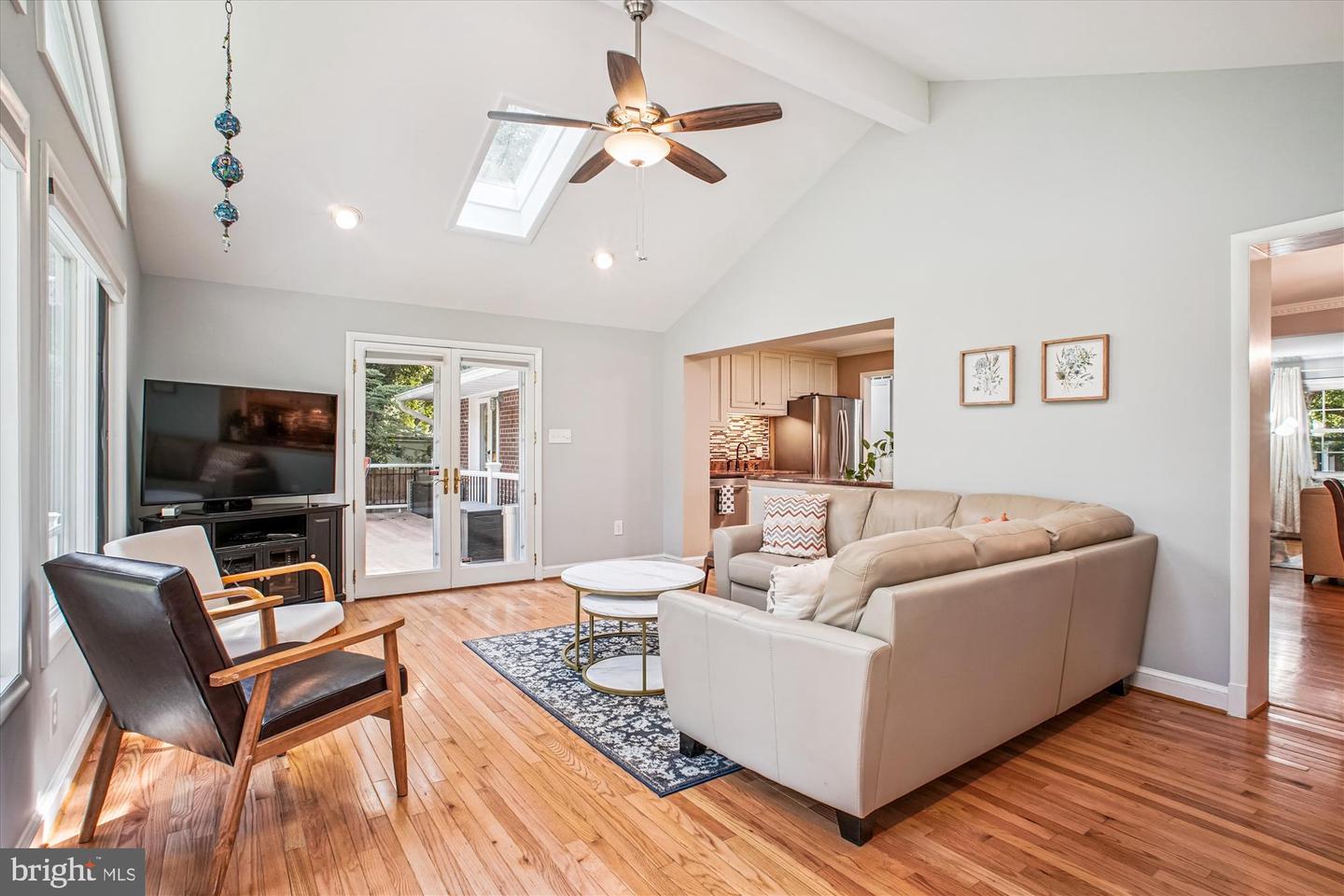 6055 N MORGAN ST, ALEXANDRIA, Virginia 22312, 3 Bedrooms Bedrooms, 6 Rooms Rooms,2 BathroomsBathrooms,Residential,For sale,6055 N MORGAN ST,VAAX2047934 MLS # VAAX2047934