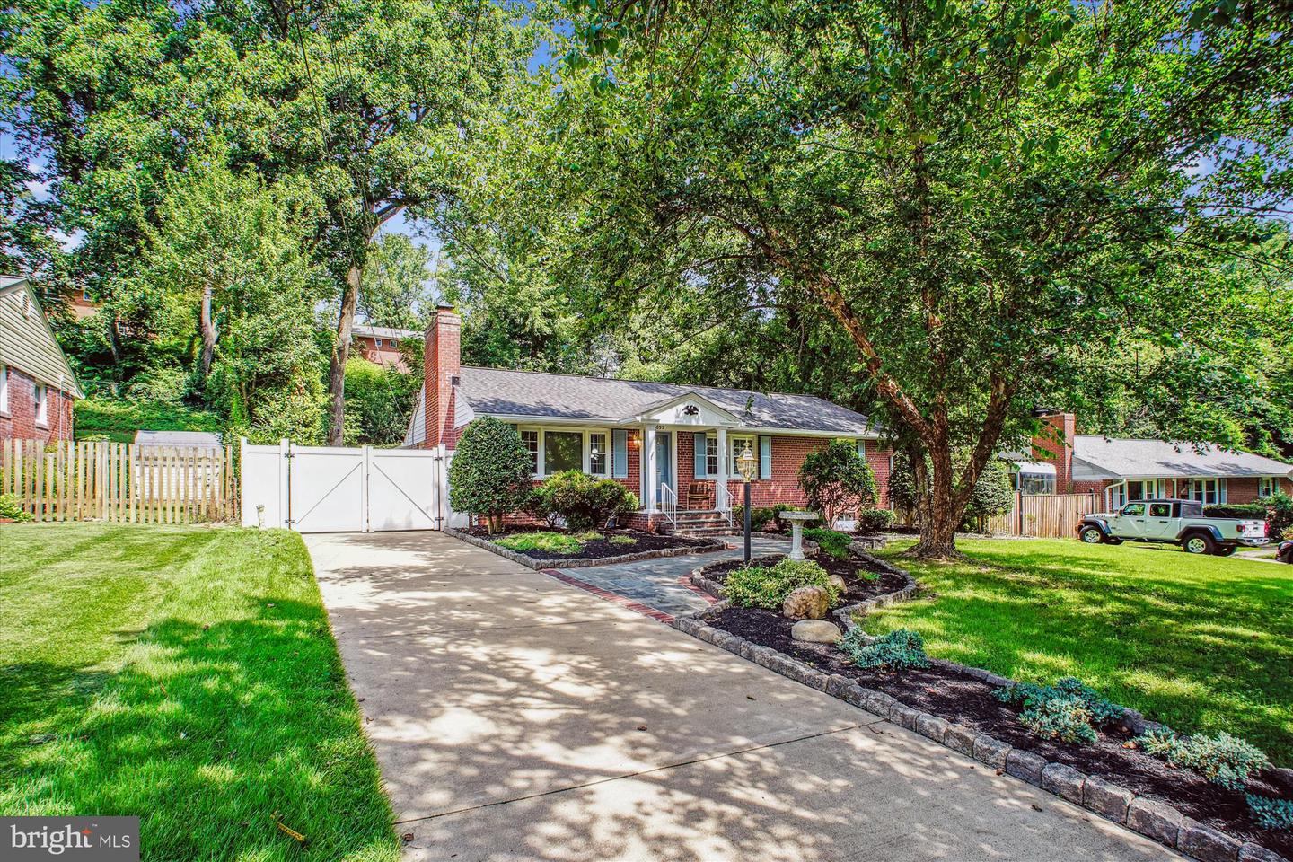 6055 N MORGAN ST, ALEXANDRIA, Virginia 22312, 3 Bedrooms Bedrooms, 6 Rooms Rooms,2 BathroomsBathrooms,Residential,For sale,6055 N MORGAN ST,VAAX2047934 MLS # VAAX2047934