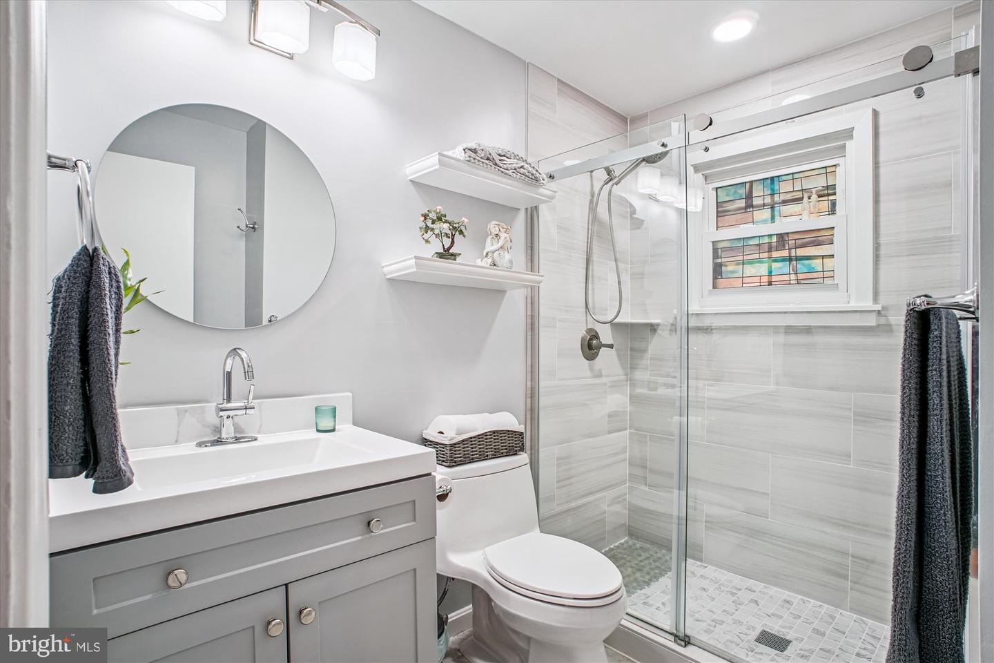 6055 N MORGAN ST, ALEXANDRIA, Virginia 22312, 3 Bedrooms Bedrooms, 6 Rooms Rooms,2 BathroomsBathrooms,Residential,For sale,6055 N MORGAN ST,VAAX2047934 MLS # VAAX2047934
