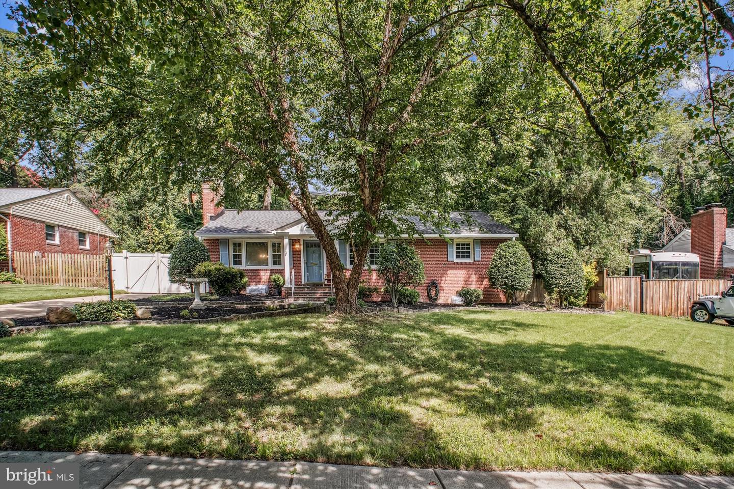 6055 N MORGAN ST, ALEXANDRIA, Virginia 22312, 3 Bedrooms Bedrooms, 6 Rooms Rooms,2 BathroomsBathrooms,Residential,For sale,6055 N MORGAN ST,VAAX2047934 MLS # VAAX2047934