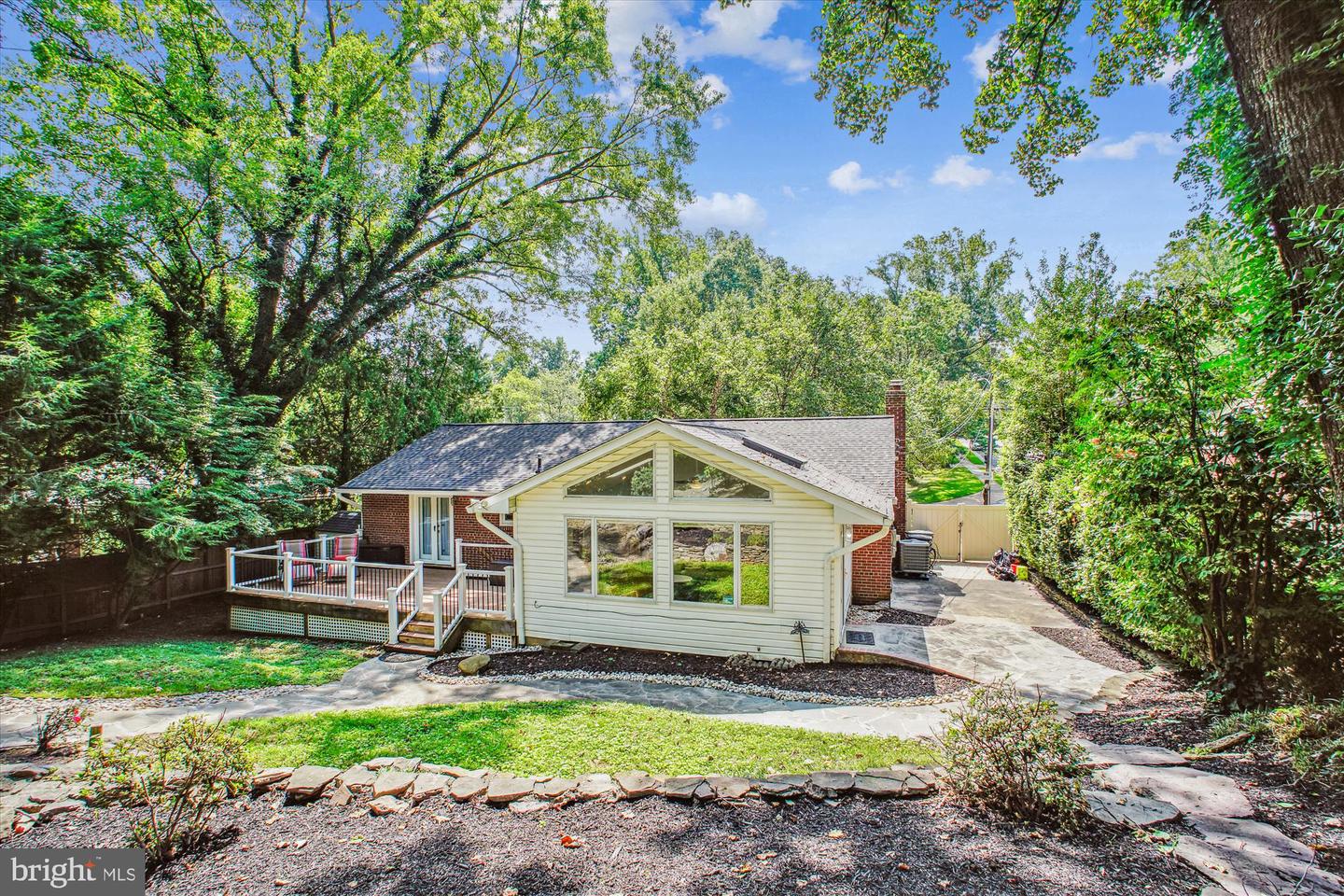 6055 N MORGAN ST, ALEXANDRIA, Virginia 22312, 3 Bedrooms Bedrooms, 6 Rooms Rooms,2 BathroomsBathrooms,Residential,For sale,6055 N MORGAN ST,VAAX2047934 MLS # VAAX2047934