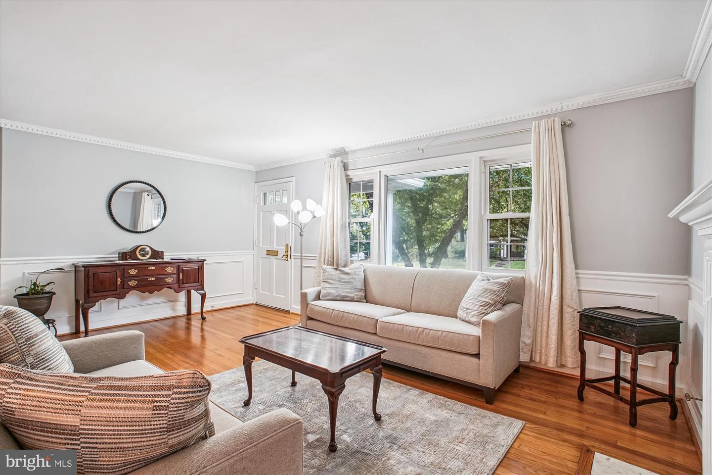 6055 N MORGAN ST, ALEXANDRIA, Virginia 22312, 3 Bedrooms Bedrooms, 6 Rooms Rooms,2 BathroomsBathrooms,Residential,For sale,6055 N MORGAN ST,VAAX2047934 MLS # VAAX2047934