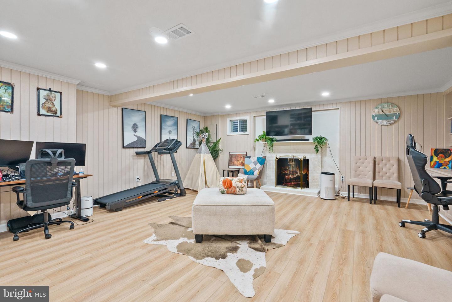 5929 BERKSHIRE CT, ALEXANDRIA, Virginia 22303, 4 Bedrooms Bedrooms, ,3 BathroomsBathrooms,Residential,For sale,5929 BERKSHIRE CT,VAFX2258014 MLS # VAFX2258014