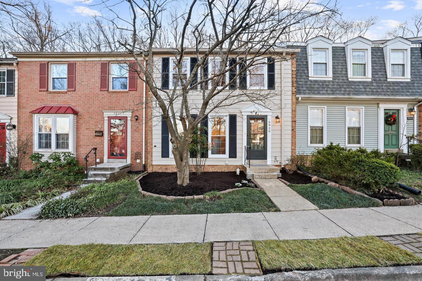 5929 BERKSHIRE CT, ALEXANDRIA, Virginia 22303, 4 Bedrooms Bedrooms, ,3 BathroomsBathrooms,Residential,For sale,5929 BERKSHIRE CT,VAFX2258014 MLS # VAFX2258014