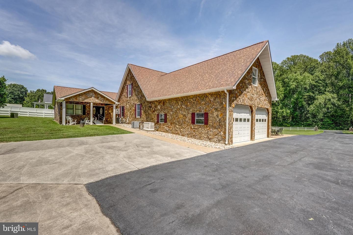 1183 DANIEL RD, LOUISA, Virginia 23093, 5 Bedrooms Bedrooms, 19 Rooms Rooms,3 BathroomsBathrooms,Residential,For sale,1183 DANIEL RD,VALA2008344 MLS # VALA2008344