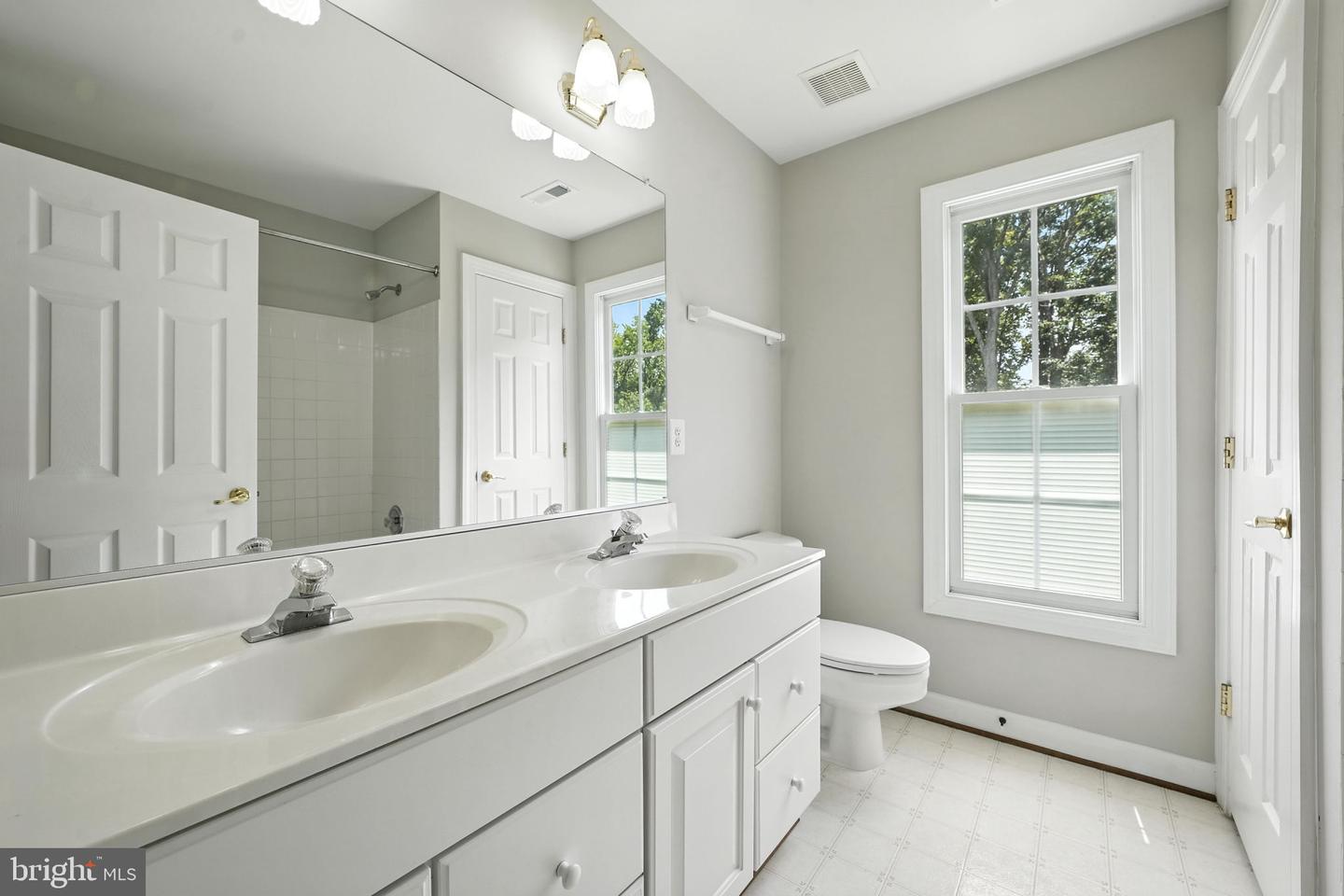 2139 JENNINGS ST, WOODBRIDGE, Virginia 22191, 4 Bedrooms Bedrooms, ,4 BathroomsBathrooms,Residential,For sale,2139 JENNINGS ST,VAPW2100196 MLS # VAPW2100196