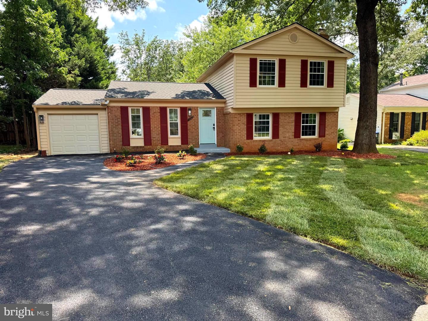 10449 CALUMET GROVE DR, FAIRFAX, Virginia 22032, 4 Bedrooms Bedrooms, ,3 BathroomsBathrooms,Residential,For sale,10449 CALUMET GROVE DR,VAFX2258076 MLS # VAFX2258076