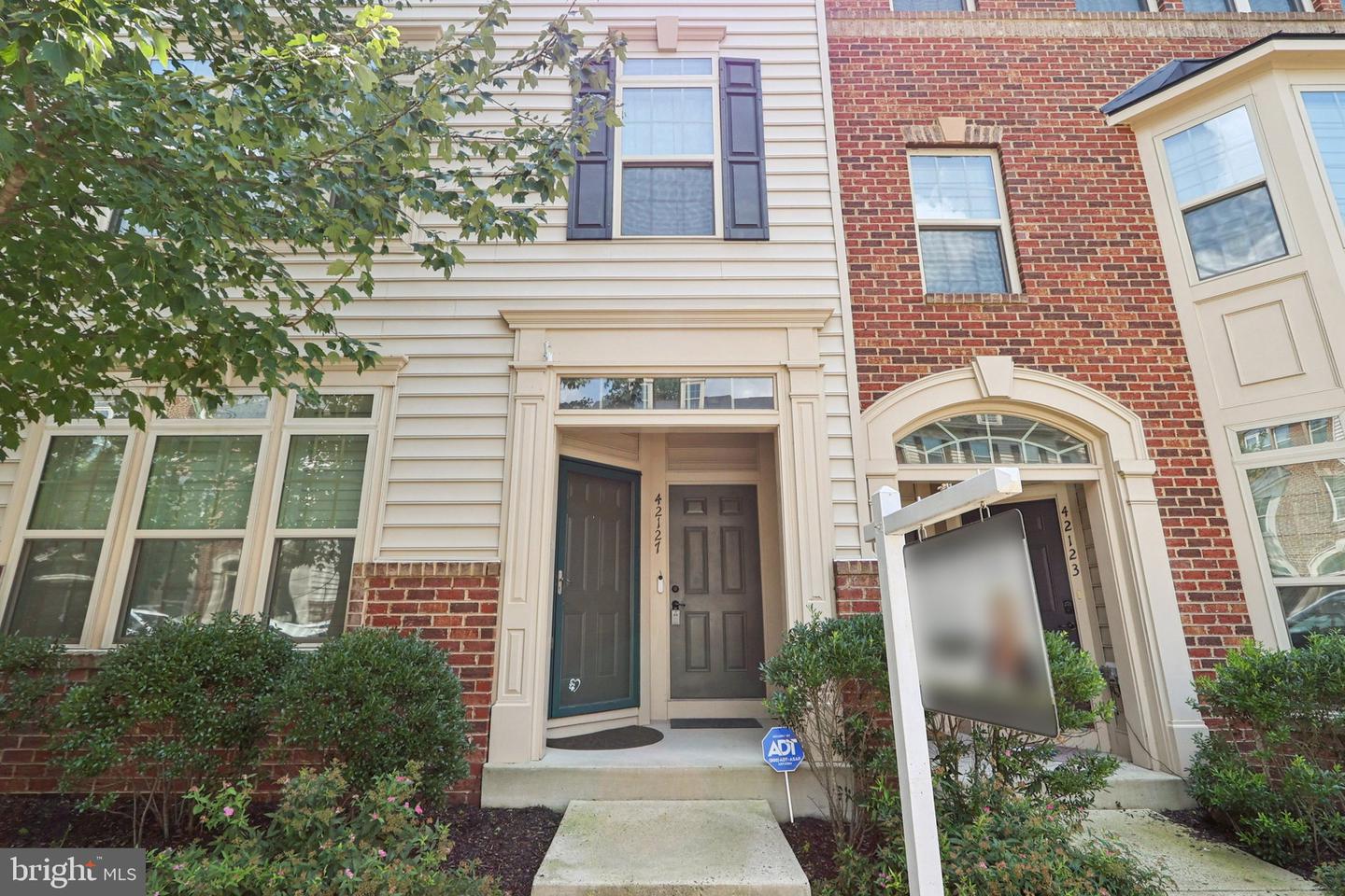 42127 PIEBALD SQ, ALDIE, Virginia 20105, 2 Bedrooms Bedrooms, 4 Rooms Rooms,2 BathroomsBathrooms,Residential,For sale,42127 PIEBALD SQ,VALO2103328 MLS # VALO2103328