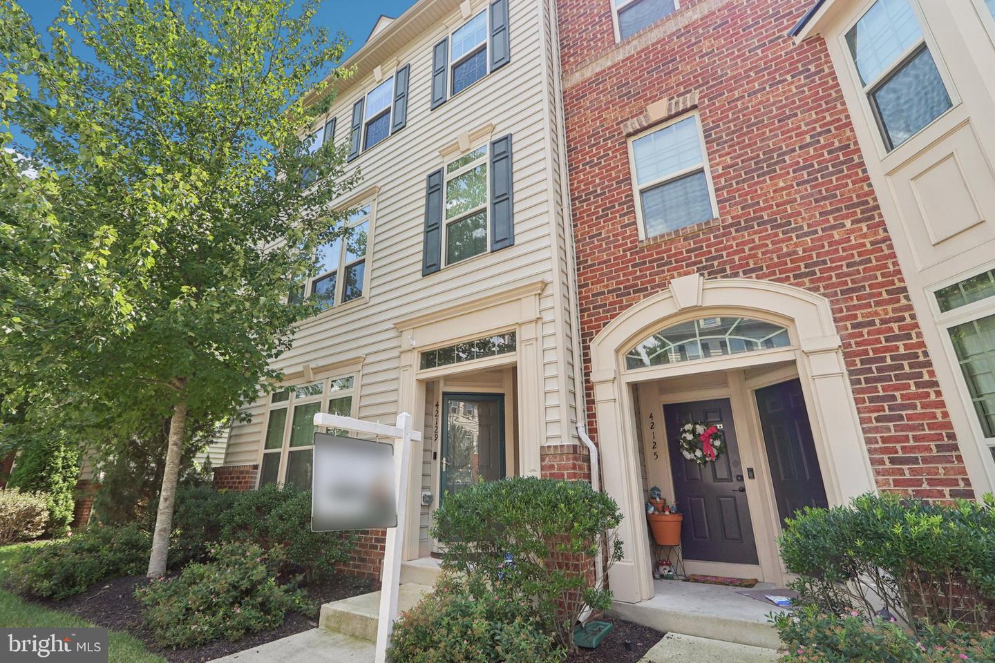 42127 PIEBALD SQ, ALDIE, Virginia 20105, 2 Bedrooms Bedrooms, 4 Rooms Rooms,2 BathroomsBathrooms,Residential,For sale,42127 PIEBALD SQ,VALO2103328 MLS # VALO2103328