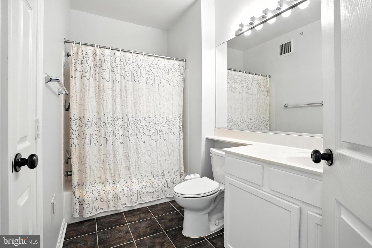 4138 FOUNTAINSIDE LN #A302, FAIRFAX, Virginia 22030, 3 Bedrooms Bedrooms, ,2 BathroomsBathrooms,Residential,For sale,4138 FOUNTAINSIDE LN #A302,VAFX2258158 MLS # VAFX2258158