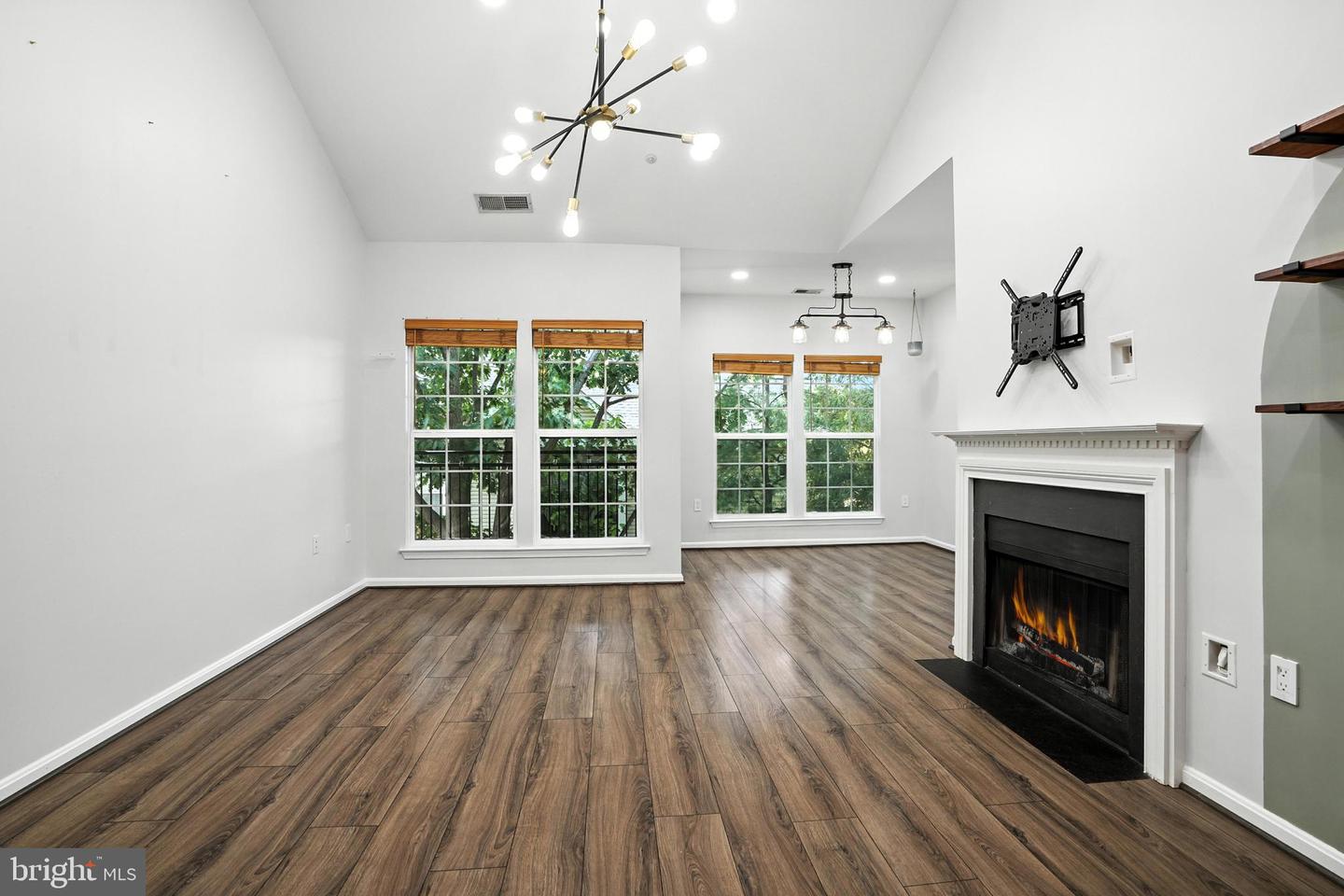 4138 FOUNTAINSIDE LN #A302, FAIRFAX, Virginia 22030, 3 Bedrooms Bedrooms, ,2 BathroomsBathrooms,Residential,For sale,4138 FOUNTAINSIDE LN #A302,VAFX2258158 MLS # VAFX2258158