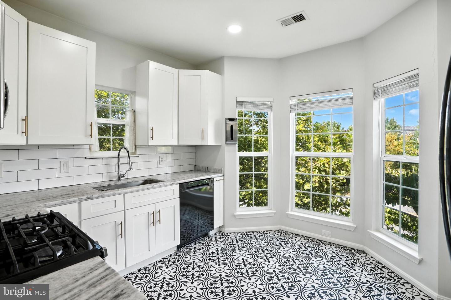 4138 FOUNTAINSIDE LN #A302, FAIRFAX, Virginia 22030, 3 Bedrooms Bedrooms, ,2 BathroomsBathrooms,Residential,For sale,4138 FOUNTAINSIDE LN #A302,VAFX2258158 MLS # VAFX2258158