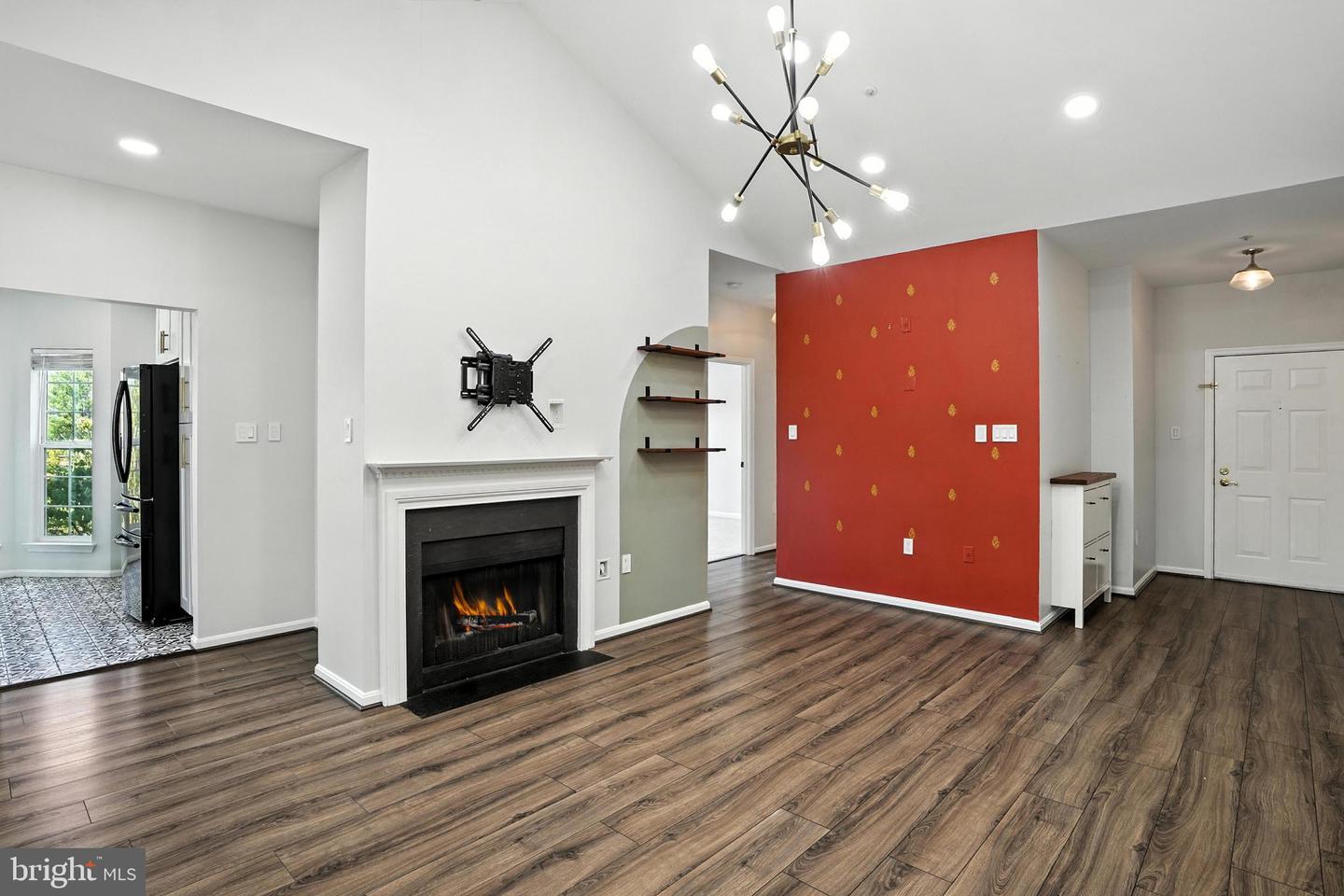 4138 FOUNTAINSIDE LN #A302, FAIRFAX, Virginia 22030, 3 Bedrooms Bedrooms, ,2 BathroomsBathrooms,Residential,For sale,4138 FOUNTAINSIDE LN #A302,VAFX2258158 MLS # VAFX2258158