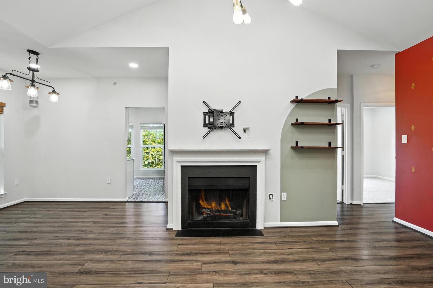 4138 FOUNTAINSIDE LN #A302, FAIRFAX, Virginia 22030, 3 Bedrooms Bedrooms, ,2 BathroomsBathrooms,Residential,For sale,4138 FOUNTAINSIDE LN #A302,VAFX2258158 MLS # VAFX2258158