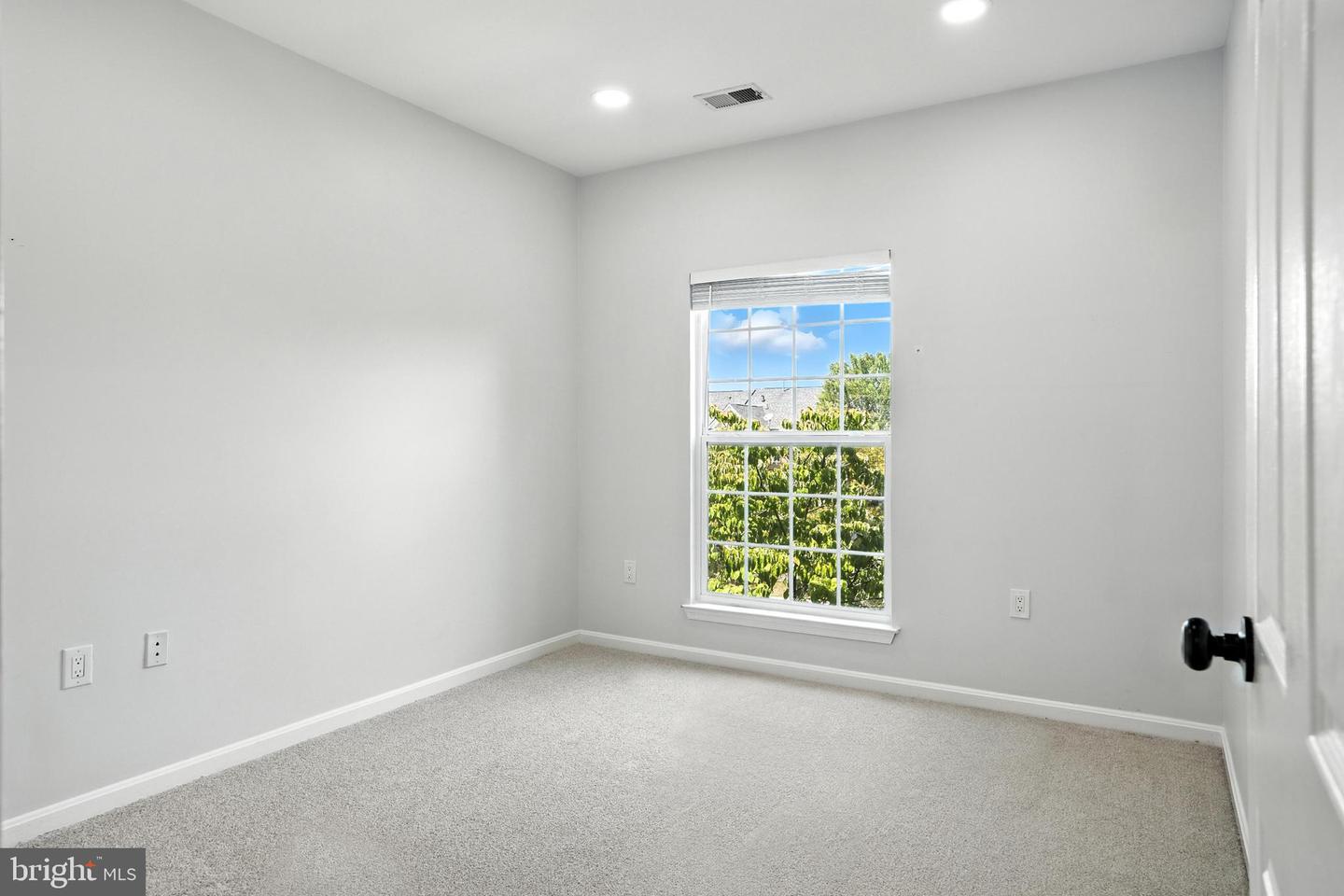 4138 FOUNTAINSIDE LN #A302, FAIRFAX, Virginia 22030, 3 Bedrooms Bedrooms, ,2 BathroomsBathrooms,Residential,For sale,4138 FOUNTAINSIDE LN #A302,VAFX2258158 MLS # VAFX2258158
