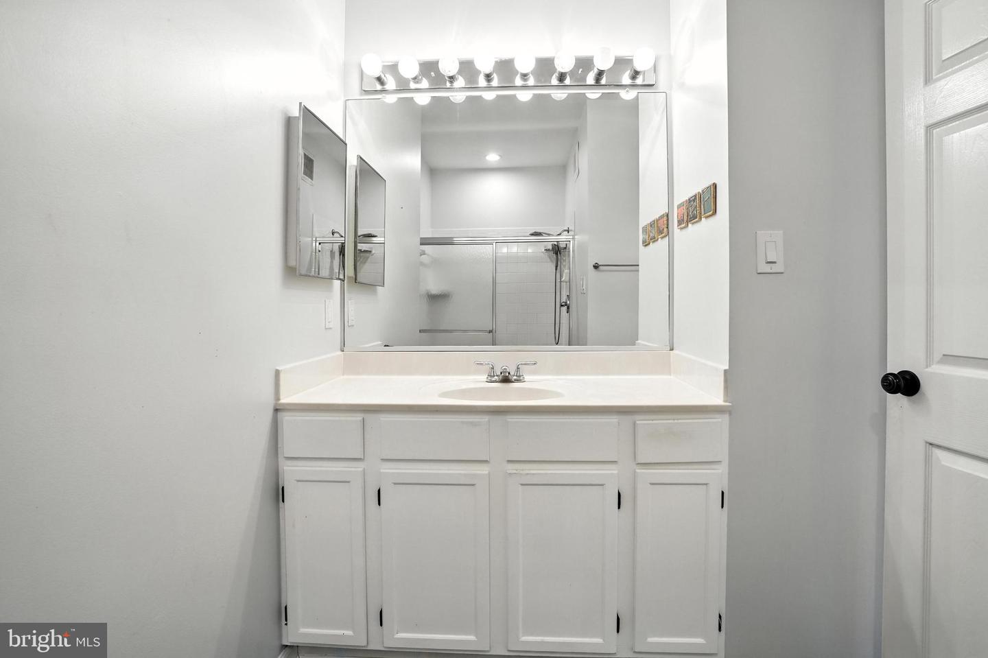 4138 FOUNTAINSIDE LN #A302, FAIRFAX, Virginia 22030, 3 Bedrooms Bedrooms, ,2 BathroomsBathrooms,Residential,For sale,4138 FOUNTAINSIDE LN #A302,VAFX2258158 MLS # VAFX2258158