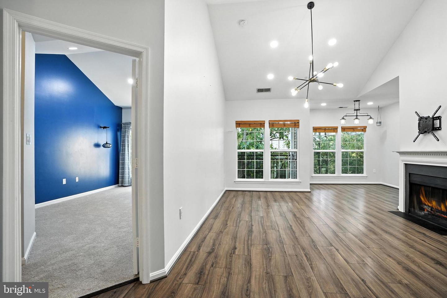 4138 FOUNTAINSIDE LN #A302, FAIRFAX, Virginia 22030, 3 Bedrooms Bedrooms, ,2 BathroomsBathrooms,Residential,For sale,4138 FOUNTAINSIDE LN #A302,VAFX2258158 MLS # VAFX2258158