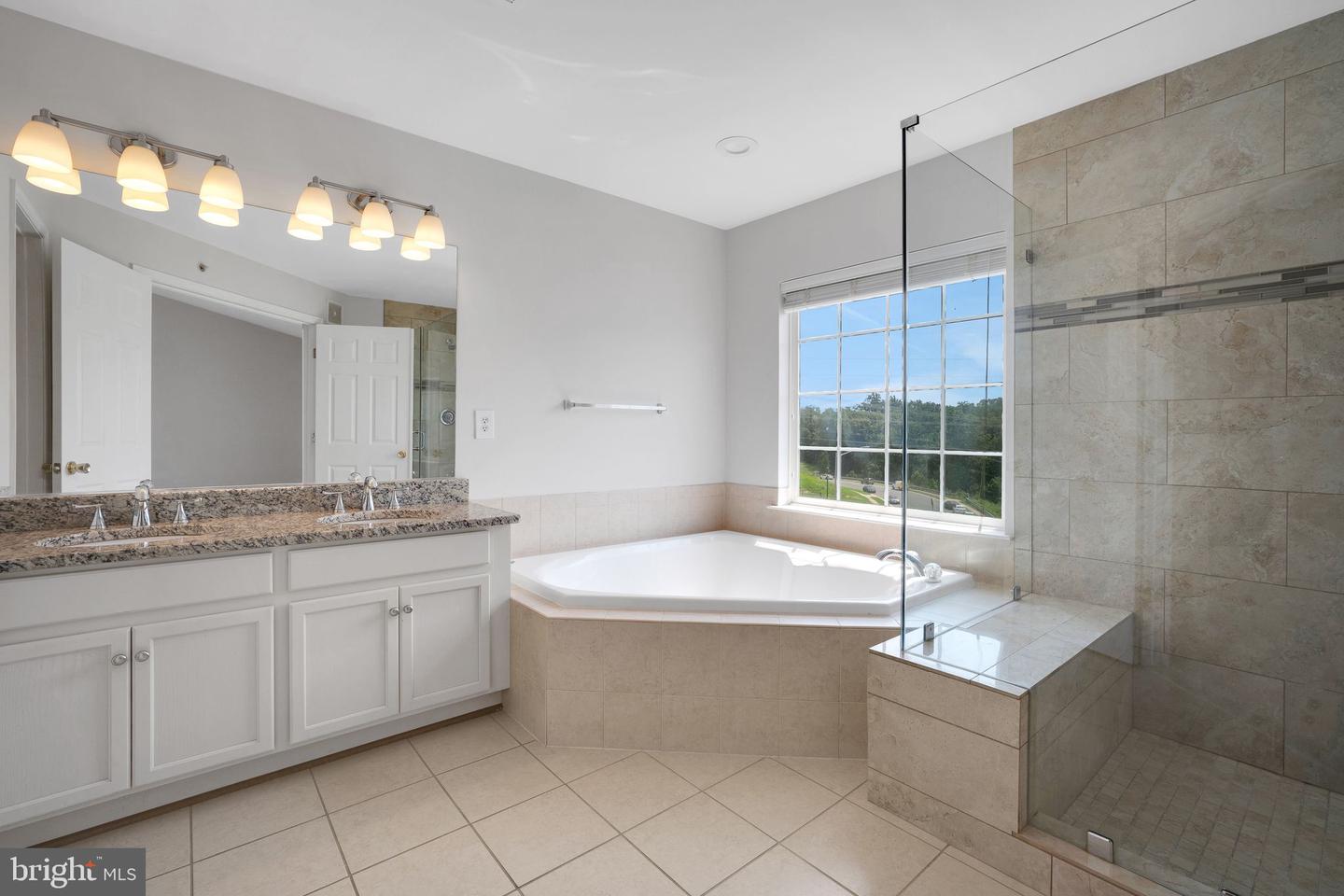 15504 JOHN DISKIN CIR #18, WOODBRIDGE, Virginia 22191, 3 Bedrooms Bedrooms, ,2 BathroomsBathrooms,Residential,For sale,15504 JOHN DISKIN CIR #18,VAPW2100238 MLS # VAPW2100238
