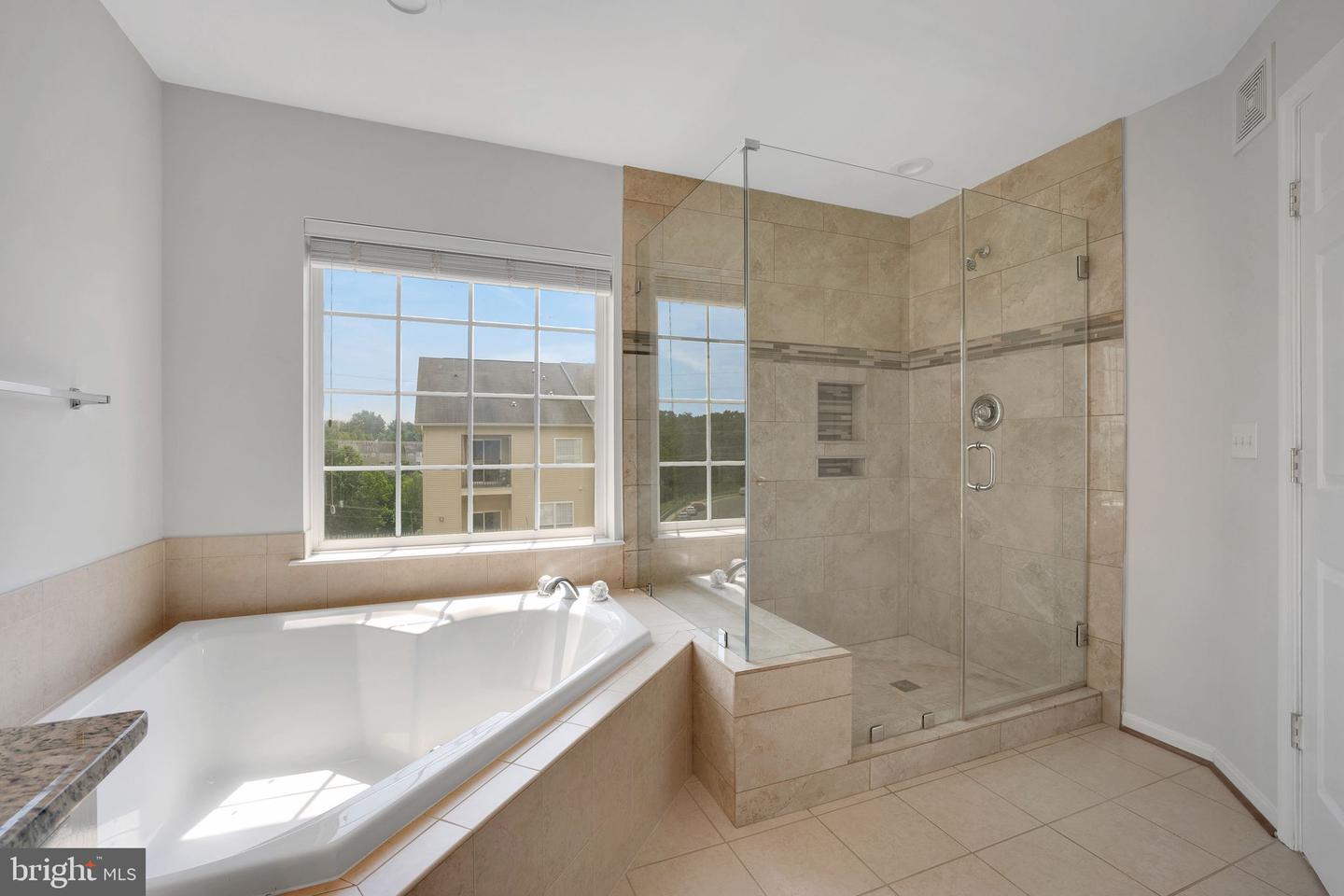15504 JOHN DISKIN CIR #18, WOODBRIDGE, Virginia 22191, 3 Bedrooms Bedrooms, ,2 BathroomsBathrooms,Residential,For sale,15504 JOHN DISKIN CIR #18,VAPW2100238 MLS # VAPW2100238