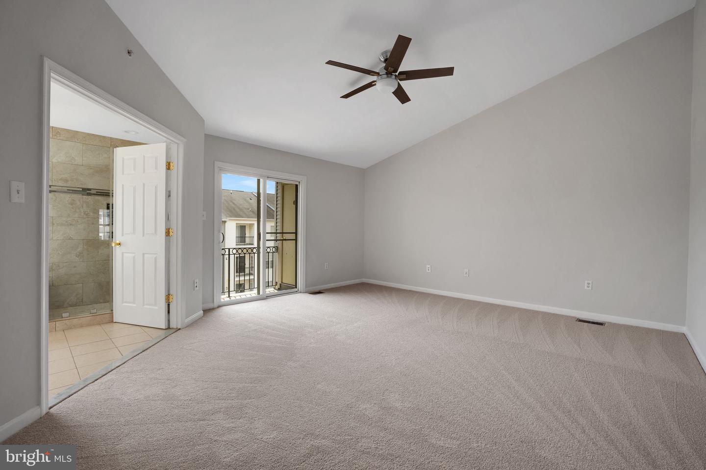 15504 JOHN DISKIN CIR #18, WOODBRIDGE, Virginia 22191, 3 Bedrooms Bedrooms, ,2 BathroomsBathrooms,Residential,For sale,15504 JOHN DISKIN CIR #18,VAPW2100238 MLS # VAPW2100238
