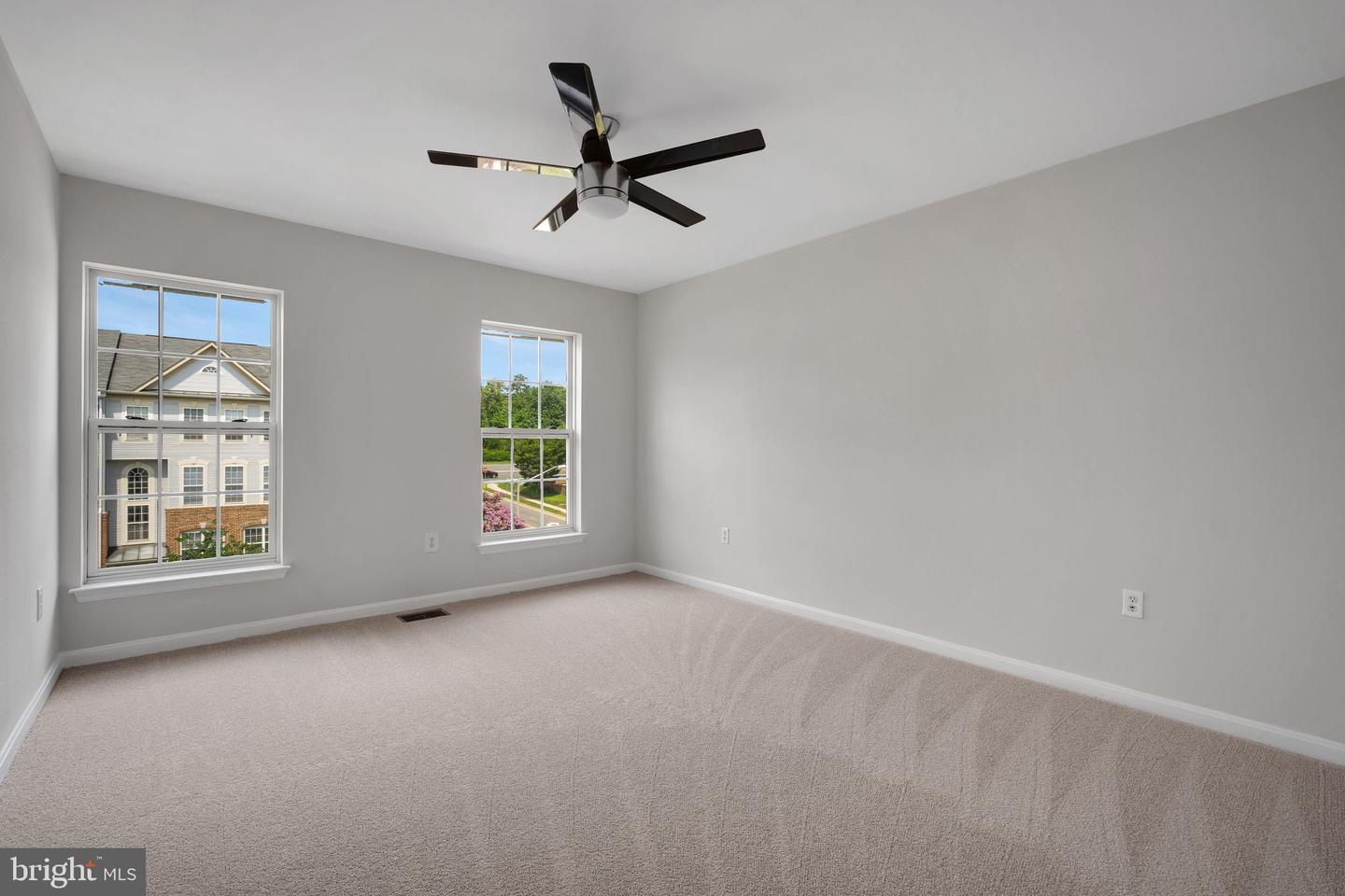 15504 JOHN DISKIN CIR #18, WOODBRIDGE, Virginia 22191, 3 Bedrooms Bedrooms, ,2 BathroomsBathrooms,Residential,For sale,15504 JOHN DISKIN CIR #18,VAPW2100238 MLS # VAPW2100238