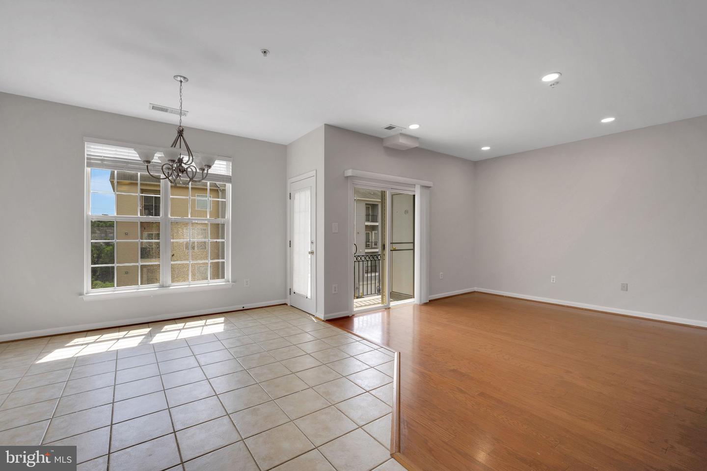 15504 JOHN DISKIN CIR #18, WOODBRIDGE, Virginia 22191, 3 Bedrooms Bedrooms, ,2 BathroomsBathrooms,Residential,For sale,15504 JOHN DISKIN CIR #18,VAPW2100238 MLS # VAPW2100238