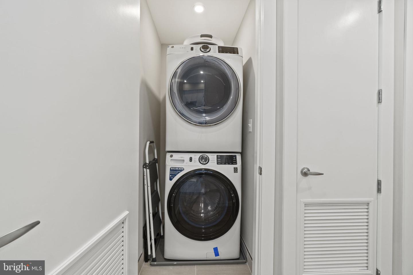 801 N FAIRFAX ST #310, ALEXANDRIA, Virginia 22314, 2 Bedrooms Bedrooms, 3 Rooms Rooms,2 BathroomsBathrooms,Residential,For sale,801 N FAIRFAX ST #310,VAAX2048040 MLS # VAAX2048040