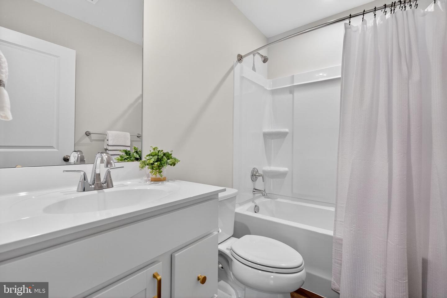 3116 CLOVER LN, CULPEPER, Virginia 22701, 3 Bedrooms Bedrooms, 7 Rooms Rooms,2 BathroomsBathrooms,Residential,For sale,3116 CLOVER LN,VACU2011132 MLS # VACU2011132