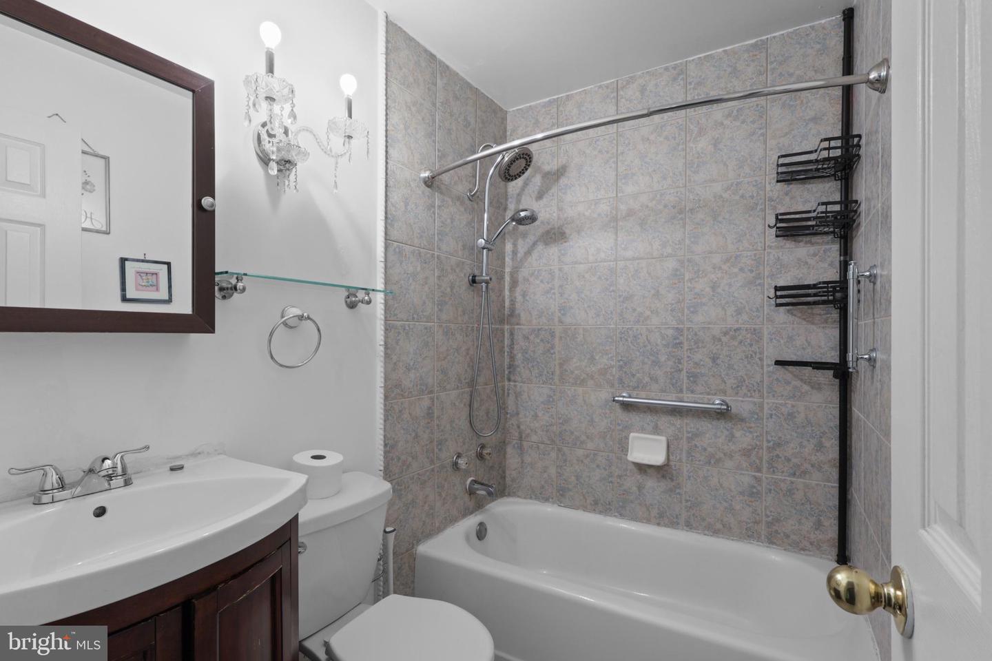 801 CULPEPER ST, FREDERICKSBURG, Virginia 22405, 3 Bedrooms Bedrooms, 5 Rooms Rooms,1 BathroomBathrooms,Residential,For sale,801 CULPEPER ST,VAST2041328 MLS # VAST2041328