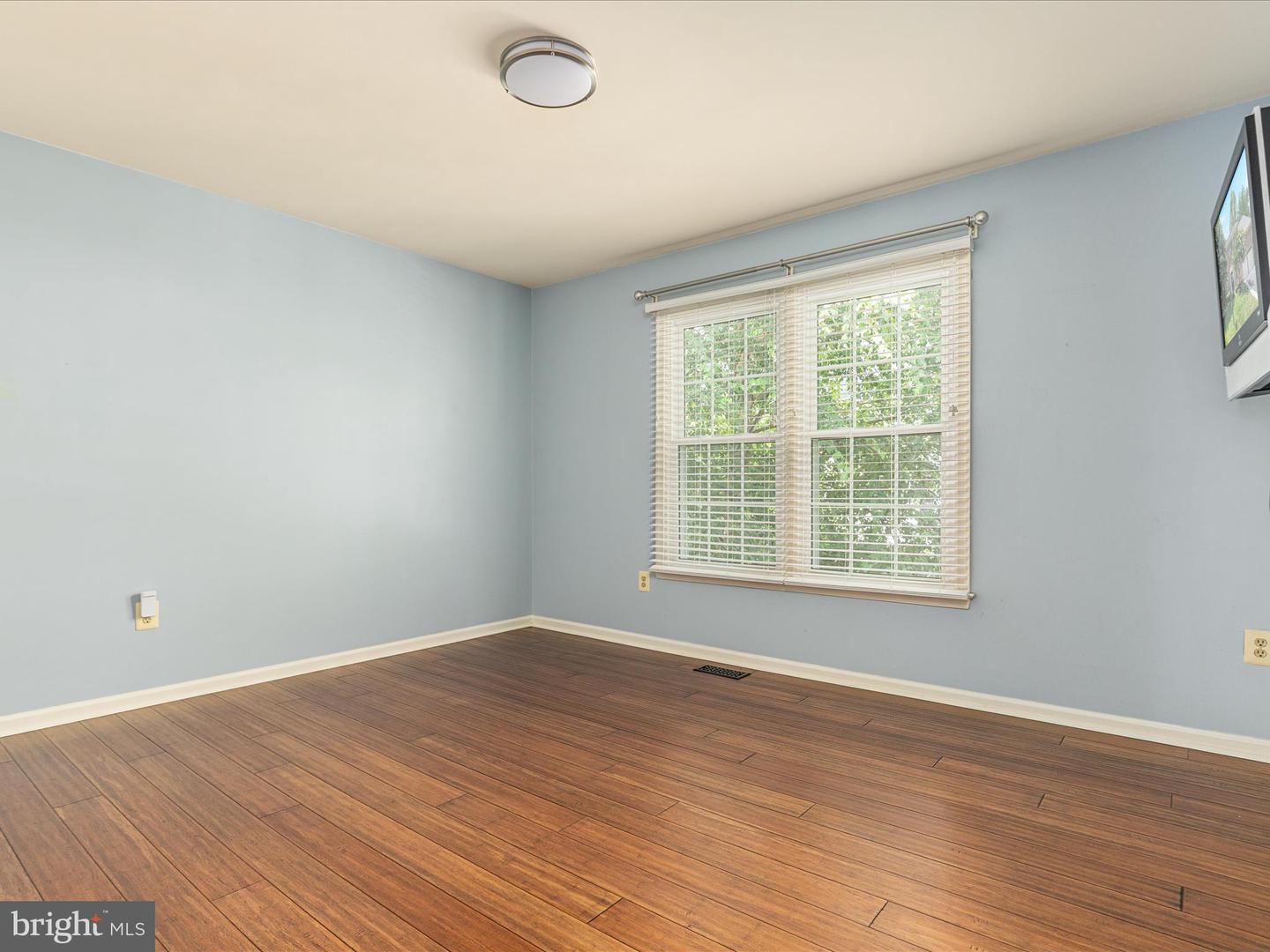 20607 WOODMERE CT, STERLING, Virginia 20165, 4 Bedrooms Bedrooms, 19 Rooms Rooms,3 BathroomsBathrooms,Residential,For sale,20607 WOODMERE CT,VALO2103368 MLS # VALO2103368