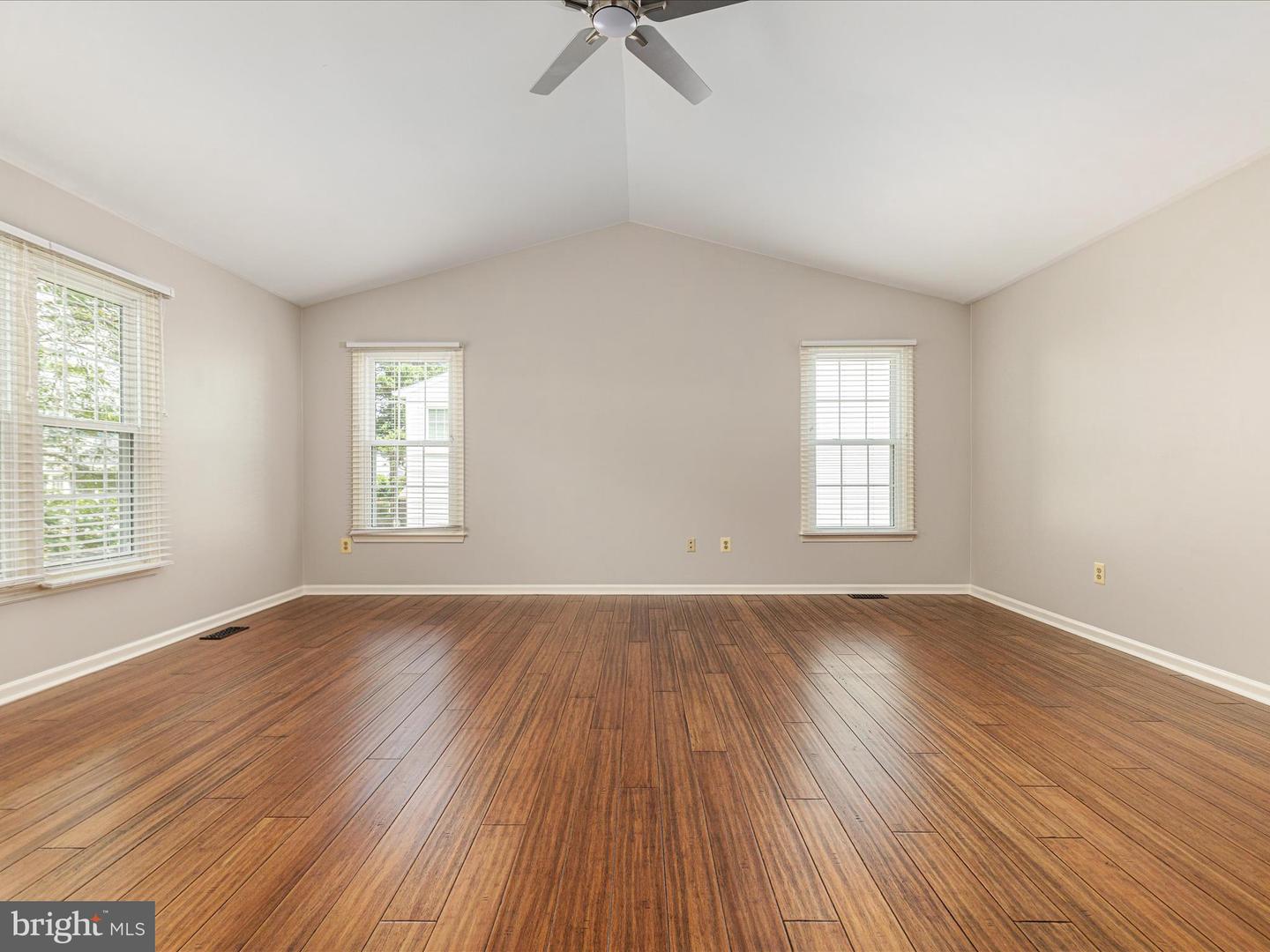 20607 WOODMERE CT, STERLING, Virginia 20165, 4 Bedrooms Bedrooms, 19 Rooms Rooms,3 BathroomsBathrooms,Residential,For sale,20607 WOODMERE CT,VALO2103368 MLS # VALO2103368