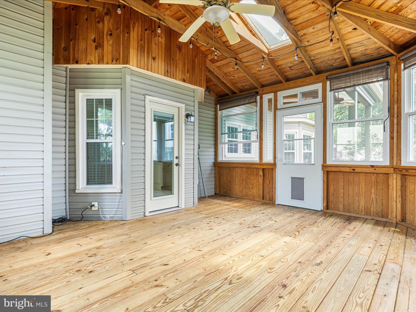 20607 WOODMERE CT, STERLING, Virginia 20165, 4 Bedrooms Bedrooms, 19 Rooms Rooms,3 BathroomsBathrooms,Residential,For sale,20607 WOODMERE CT,VALO2103368 MLS # VALO2103368