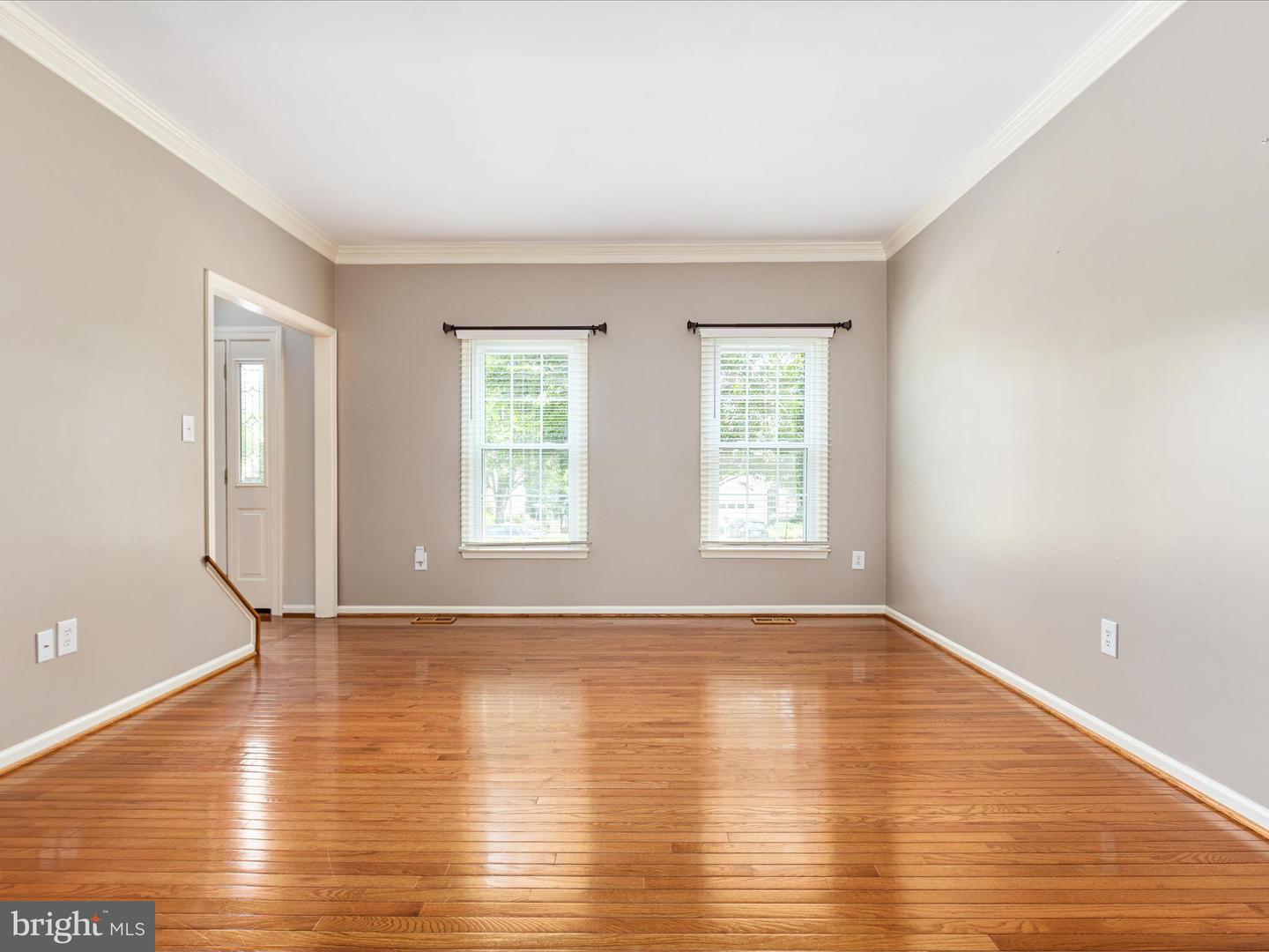 20607 WOODMERE CT, STERLING, Virginia 20165, 4 Bedrooms Bedrooms, 19 Rooms Rooms,3 BathroomsBathrooms,Residential,For sale,20607 WOODMERE CT,VALO2103368 MLS # VALO2103368