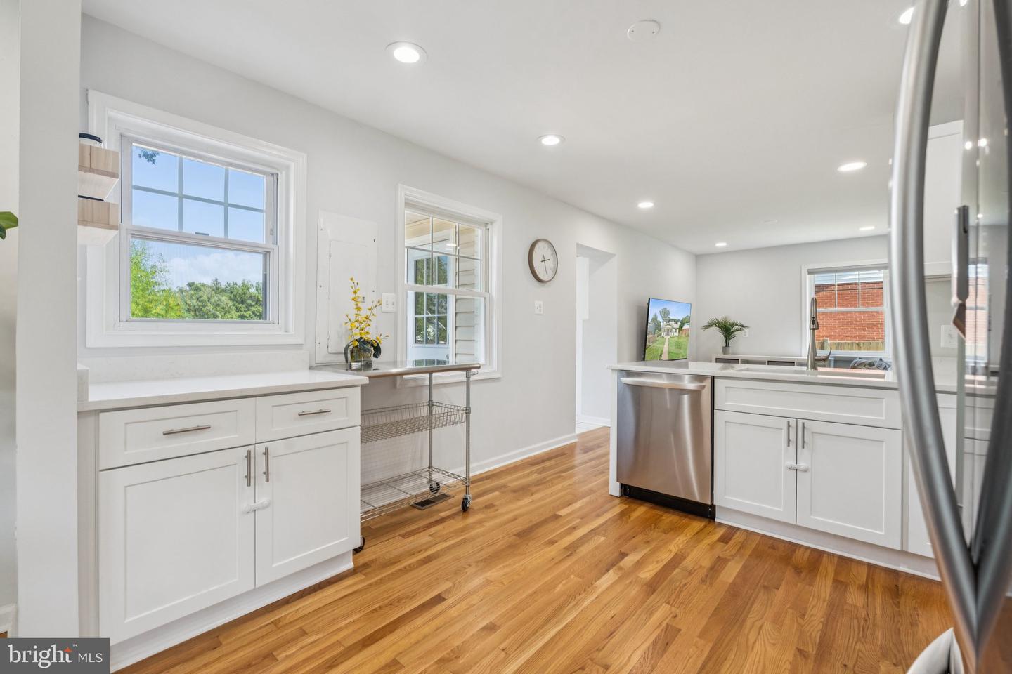 2013 MAYNARD DR, FALLS CHURCH, Virginia 22043, 5 Bedrooms Bedrooms, ,3 BathroomsBathrooms,Residential,For sale,2013 MAYNARD DR,VAFX2258204 MLS # VAFX2258204
