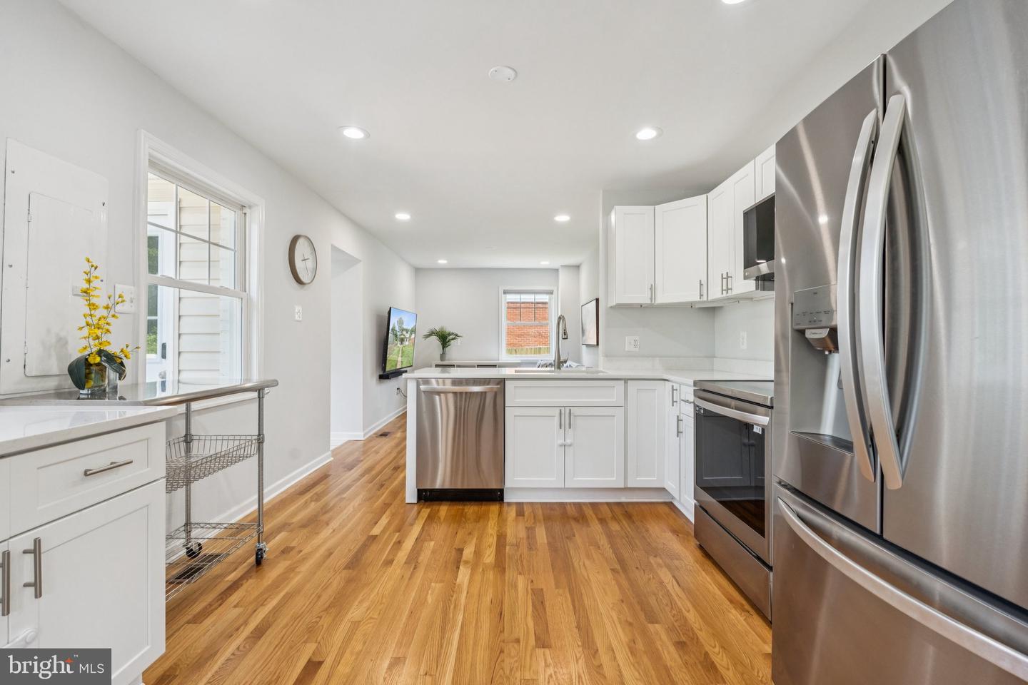 2013 MAYNARD DR, FALLS CHURCH, Virginia 22043, 5 Bedrooms Bedrooms, ,3 BathroomsBathrooms,Residential,For sale,2013 MAYNARD DR,VAFX2258204 MLS # VAFX2258204