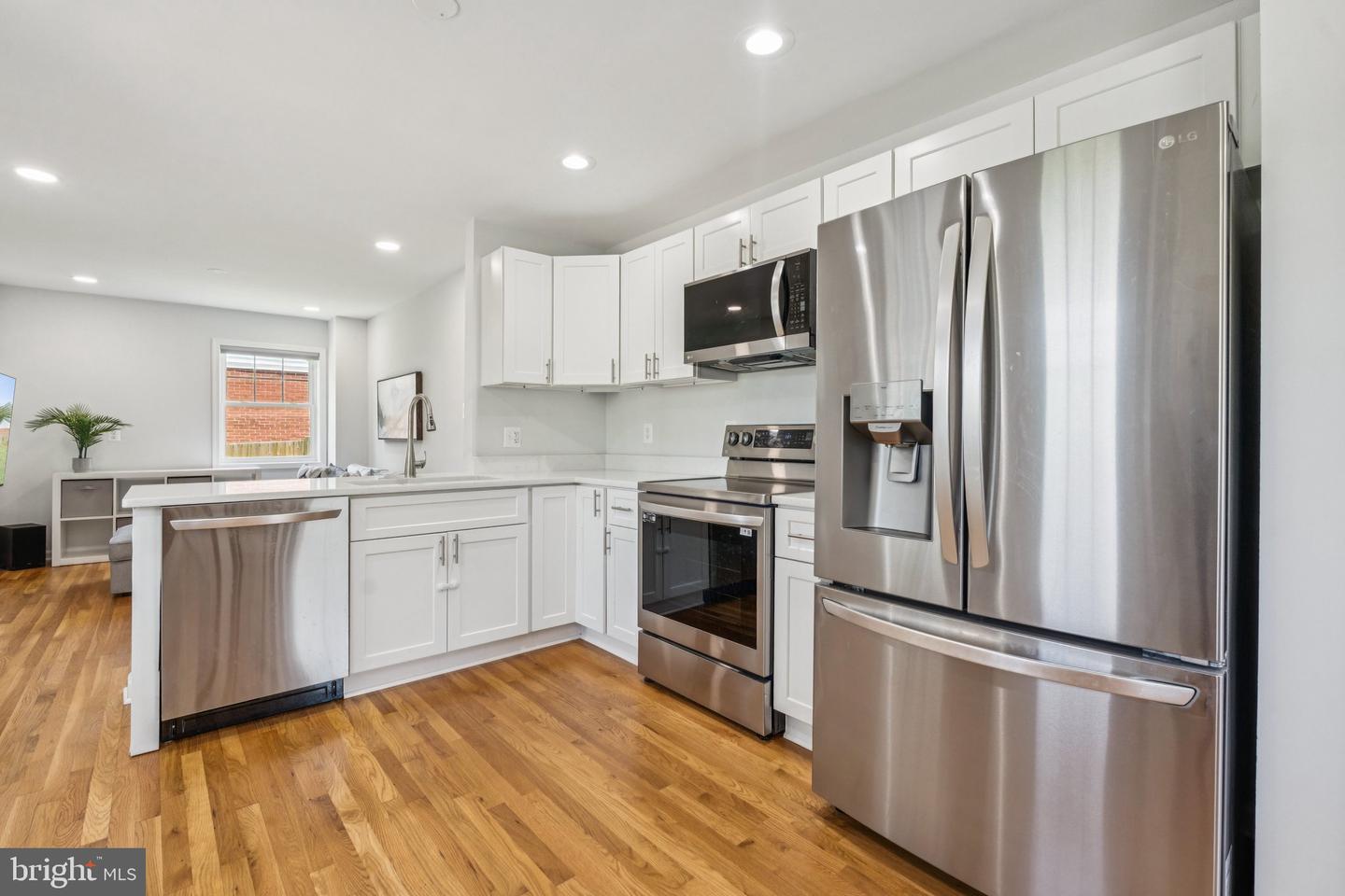 2013 MAYNARD DR, FALLS CHURCH, Virginia 22043, 5 Bedrooms Bedrooms, ,3 BathroomsBathrooms,Residential,For sale,2013 MAYNARD DR,VAFX2258204 MLS # VAFX2258204