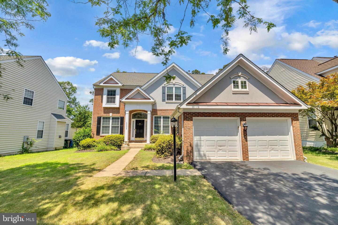 43332 BURKE DALE ST, CHANTILLY, Virginia 20152, 4 Bedrooms Bedrooms, ,3 BathroomsBathrooms,Residential,For sale,43332 BURKE DALE ST,VALO2103374 MLS # VALO2103374