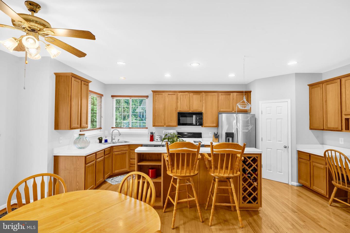 43332 BURKE DALE ST, CHANTILLY, Virginia 20152, 4 Bedrooms Bedrooms, ,3 BathroomsBathrooms,Residential,For sale,43332 BURKE DALE ST,VALO2103374 MLS # VALO2103374