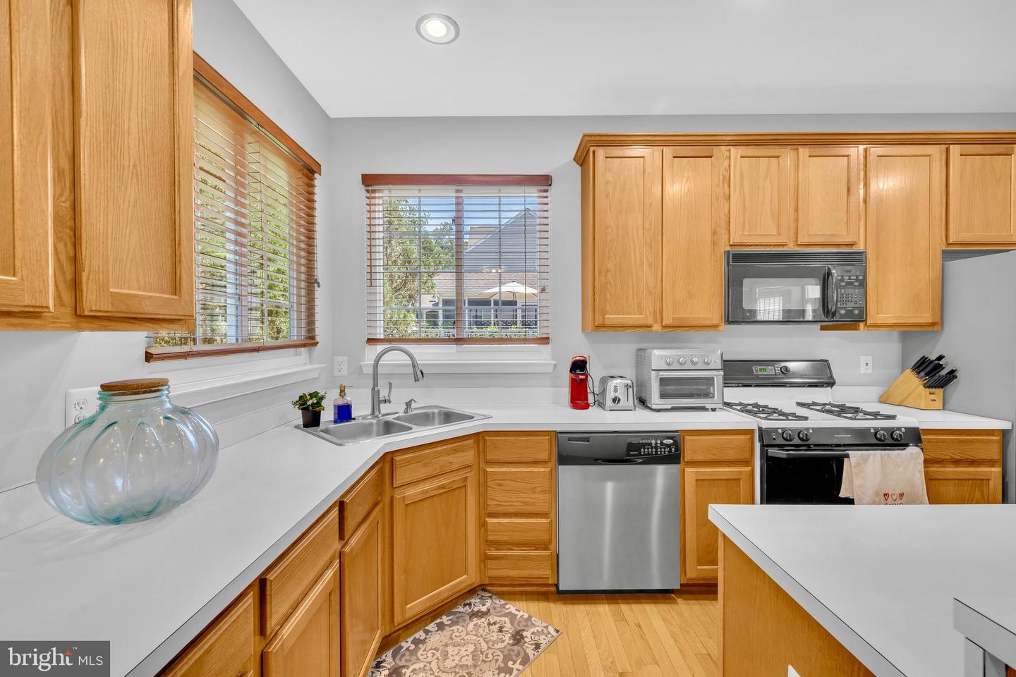 43332 BURKE DALE ST, CHANTILLY, Virginia 20152, 4 Bedrooms Bedrooms, ,3 BathroomsBathrooms,Residential,For sale,43332 BURKE DALE ST,VALO2103374 MLS # VALO2103374