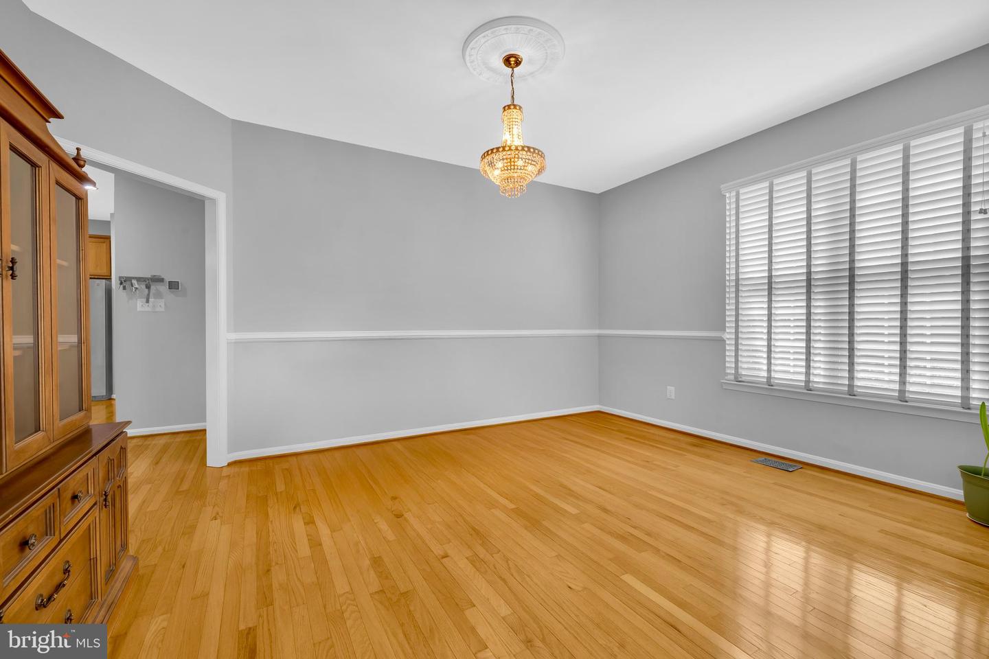 43332 BURKE DALE ST, CHANTILLY, Virginia 20152, 4 Bedrooms Bedrooms, ,3 BathroomsBathrooms,Residential,For sale,43332 BURKE DALE ST,VALO2103374 MLS # VALO2103374